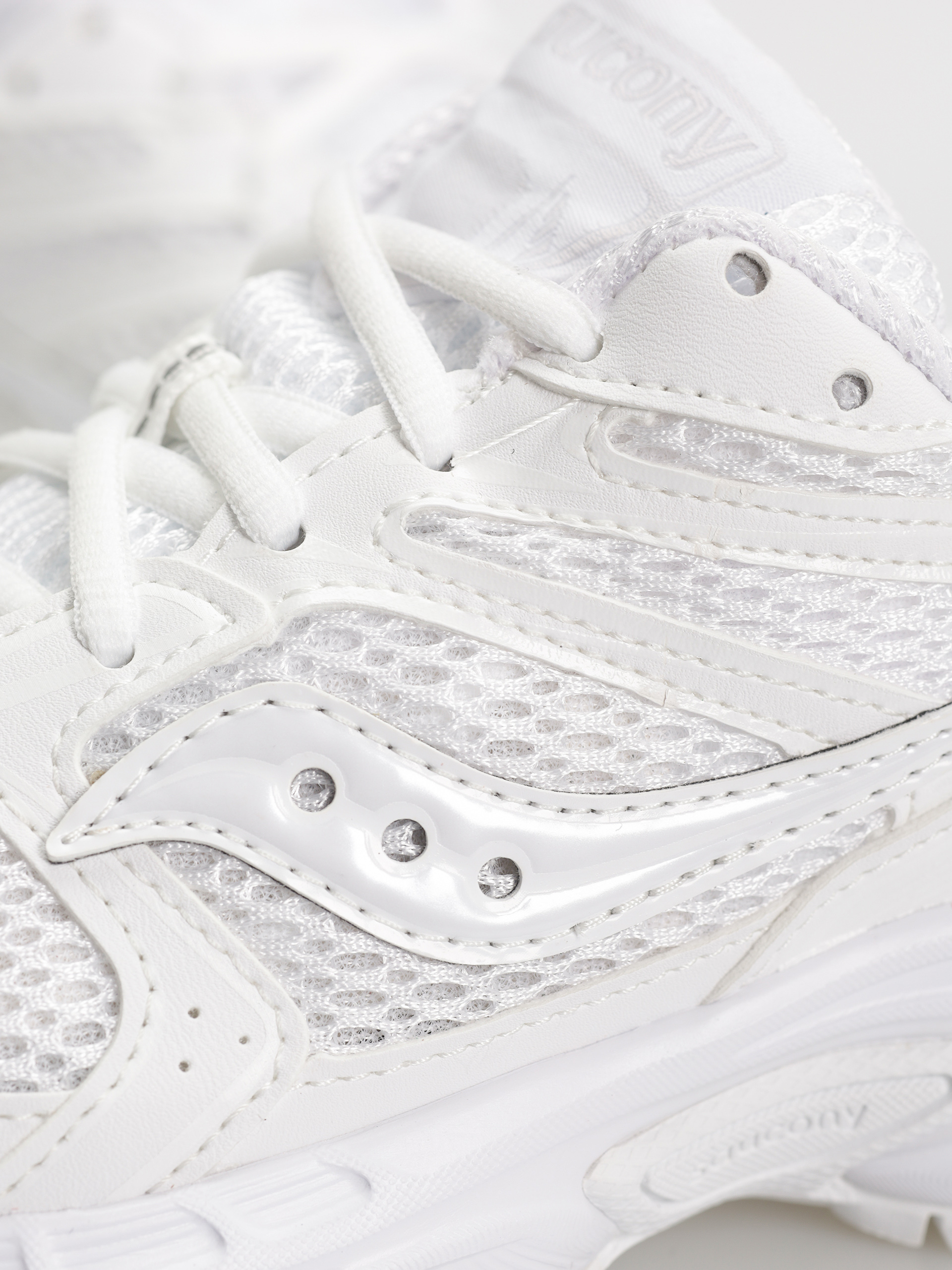 Saucony Ride Millennium Schuhe (white)