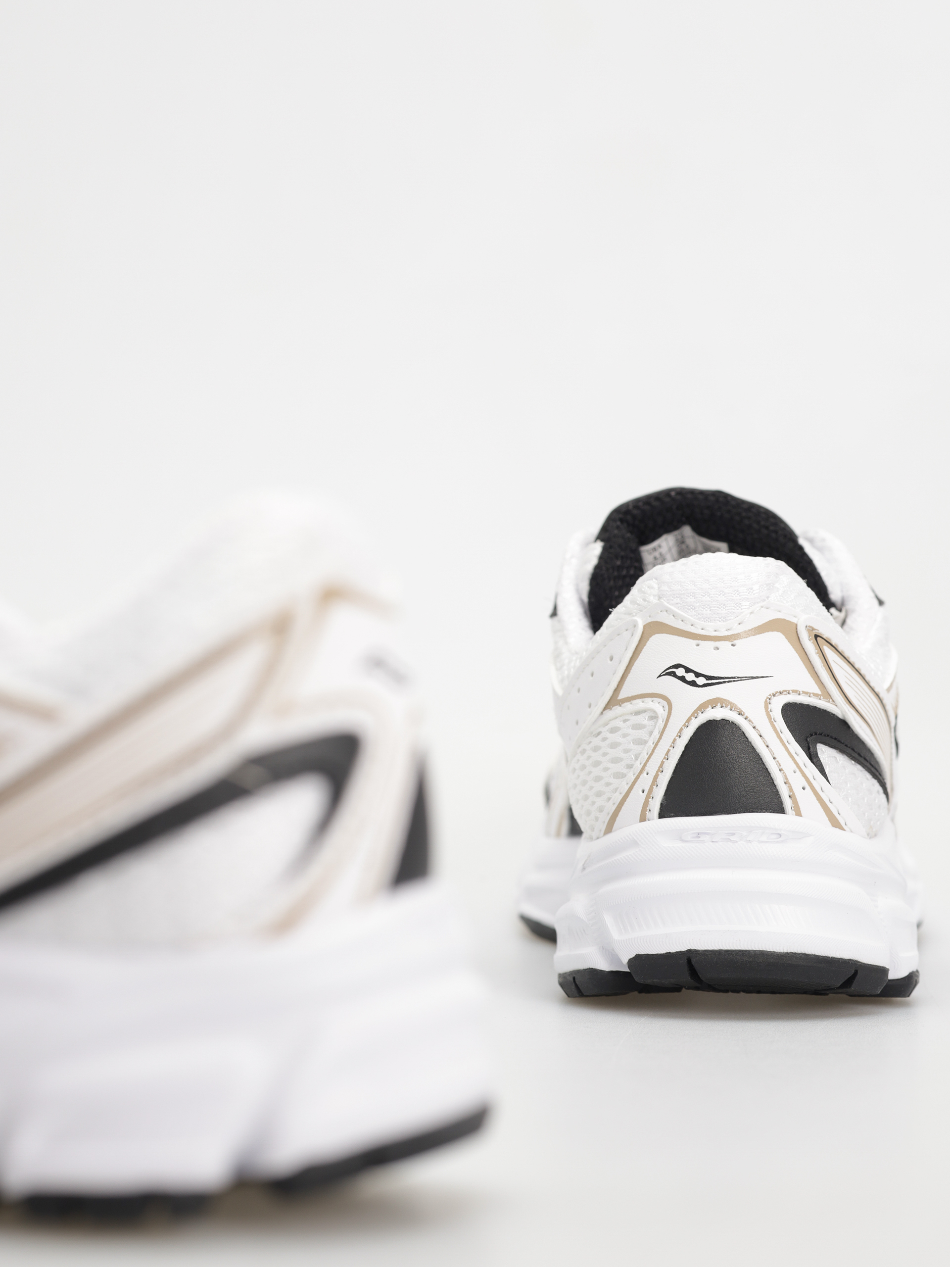Saucony Ride Millennium Shoes (wht/gold/black)