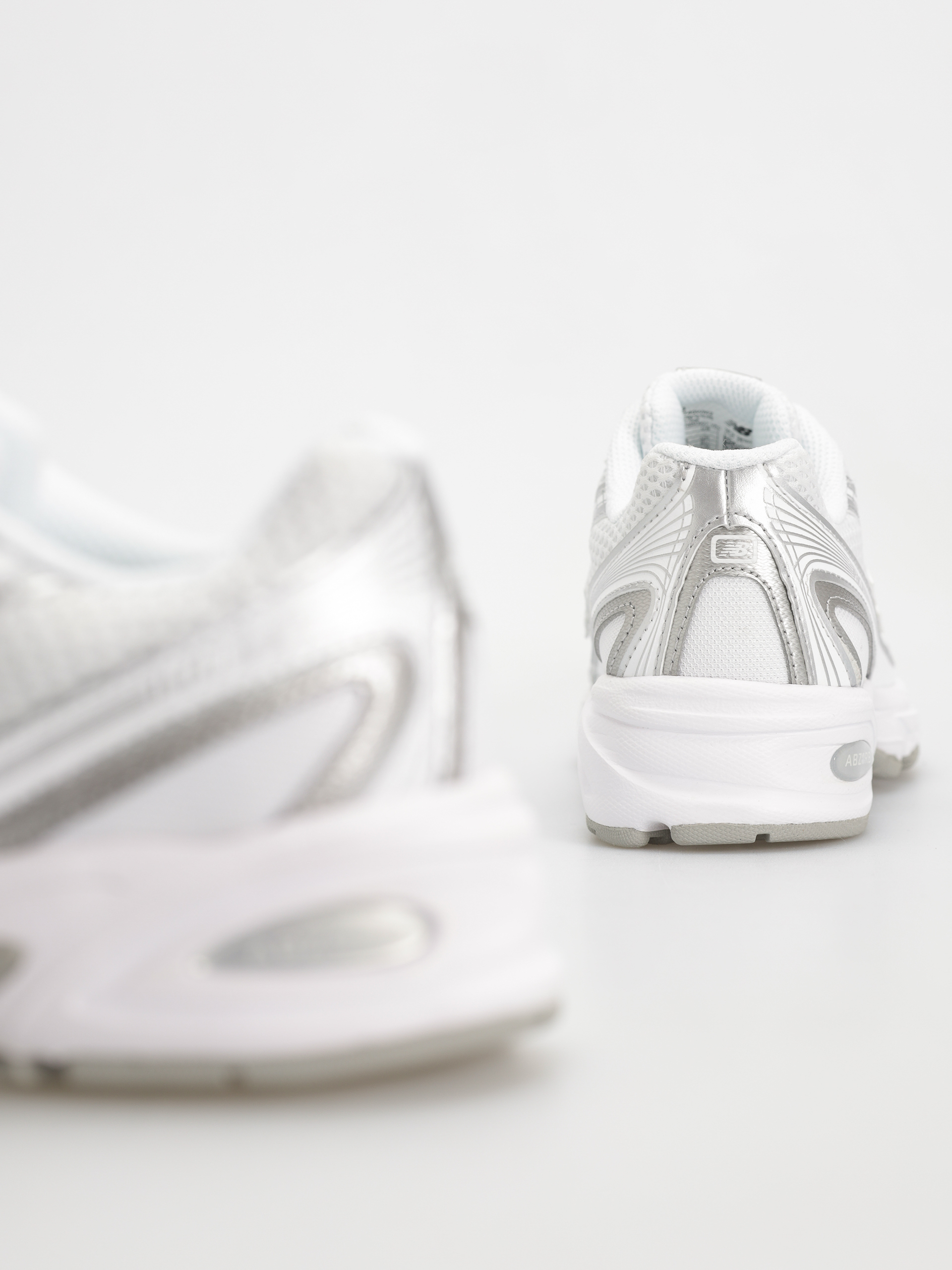 New Balance 740 Shoes (white)