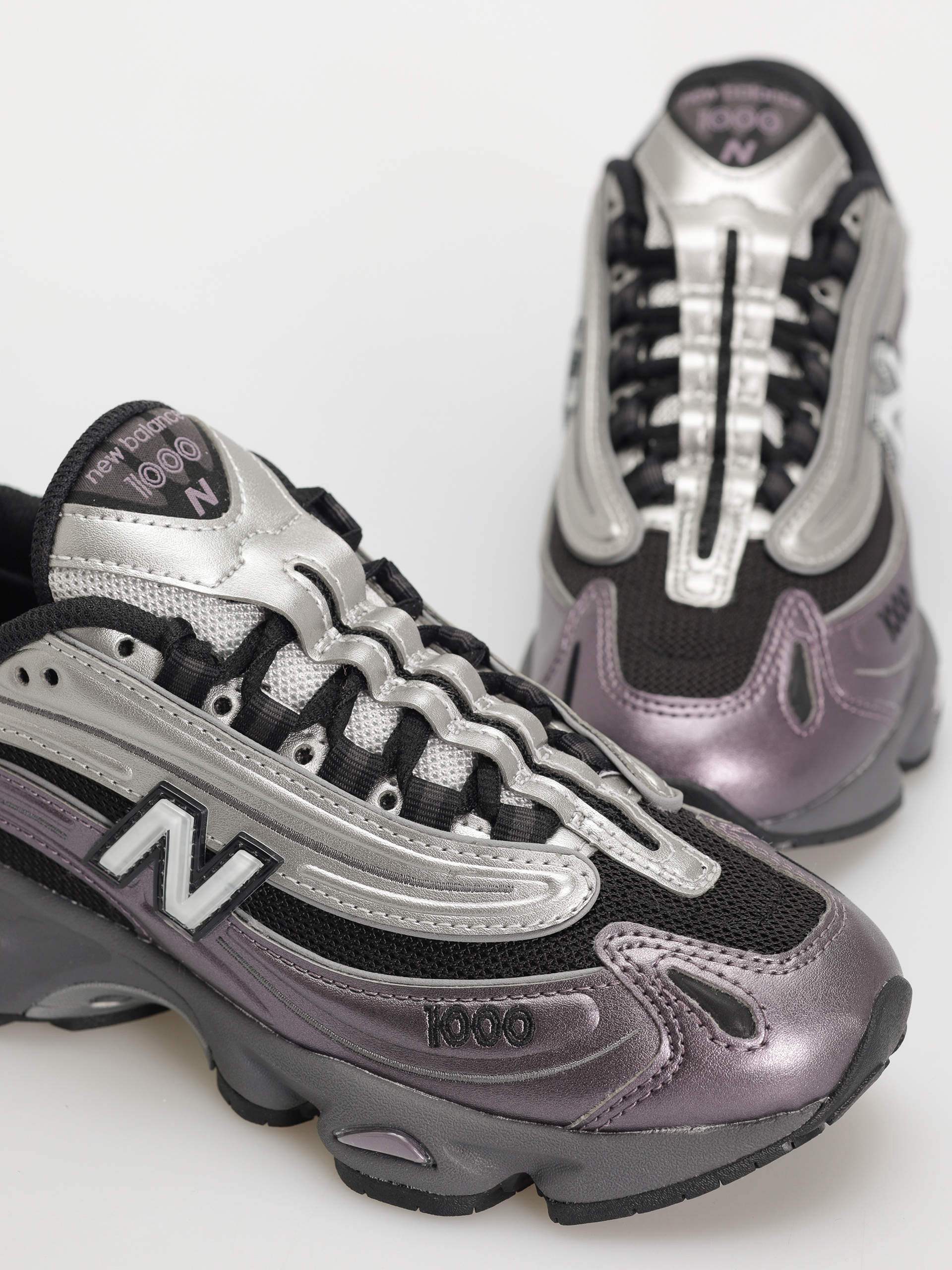 New Balance 1000 Shoes (dark ice wine)