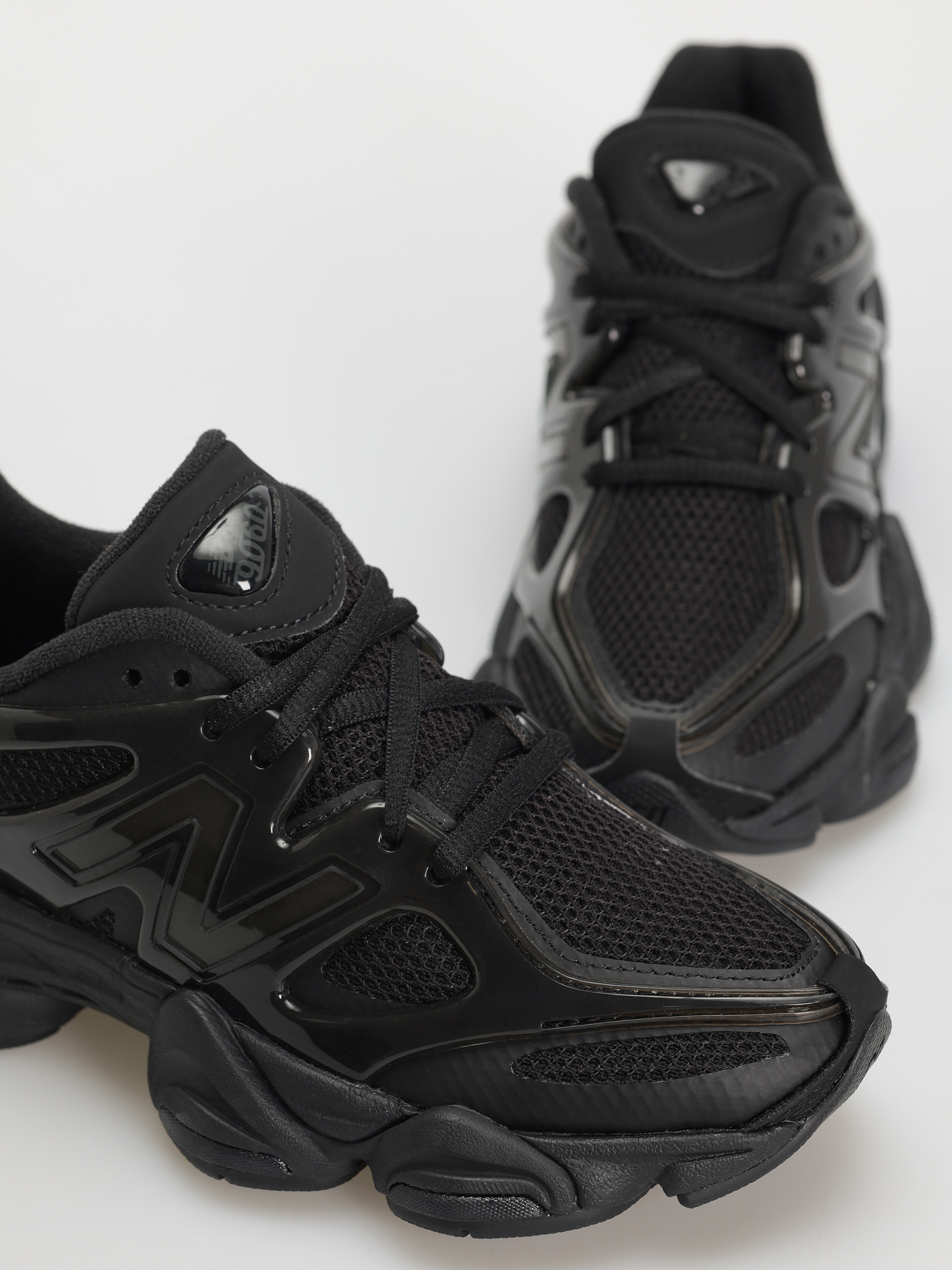 New Balance 9060 Shoes (black)