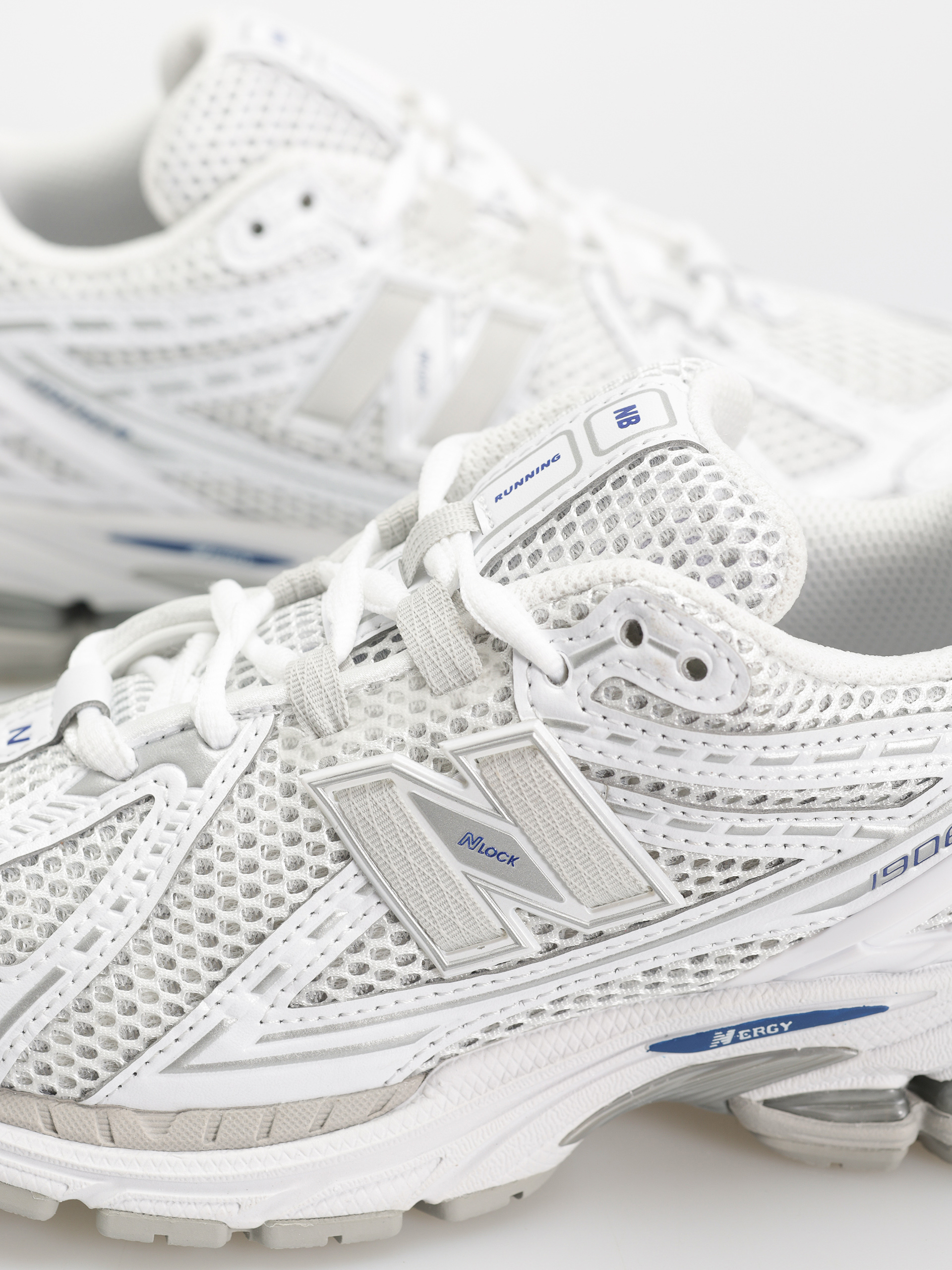 New Balance 1906 Shoes (white)