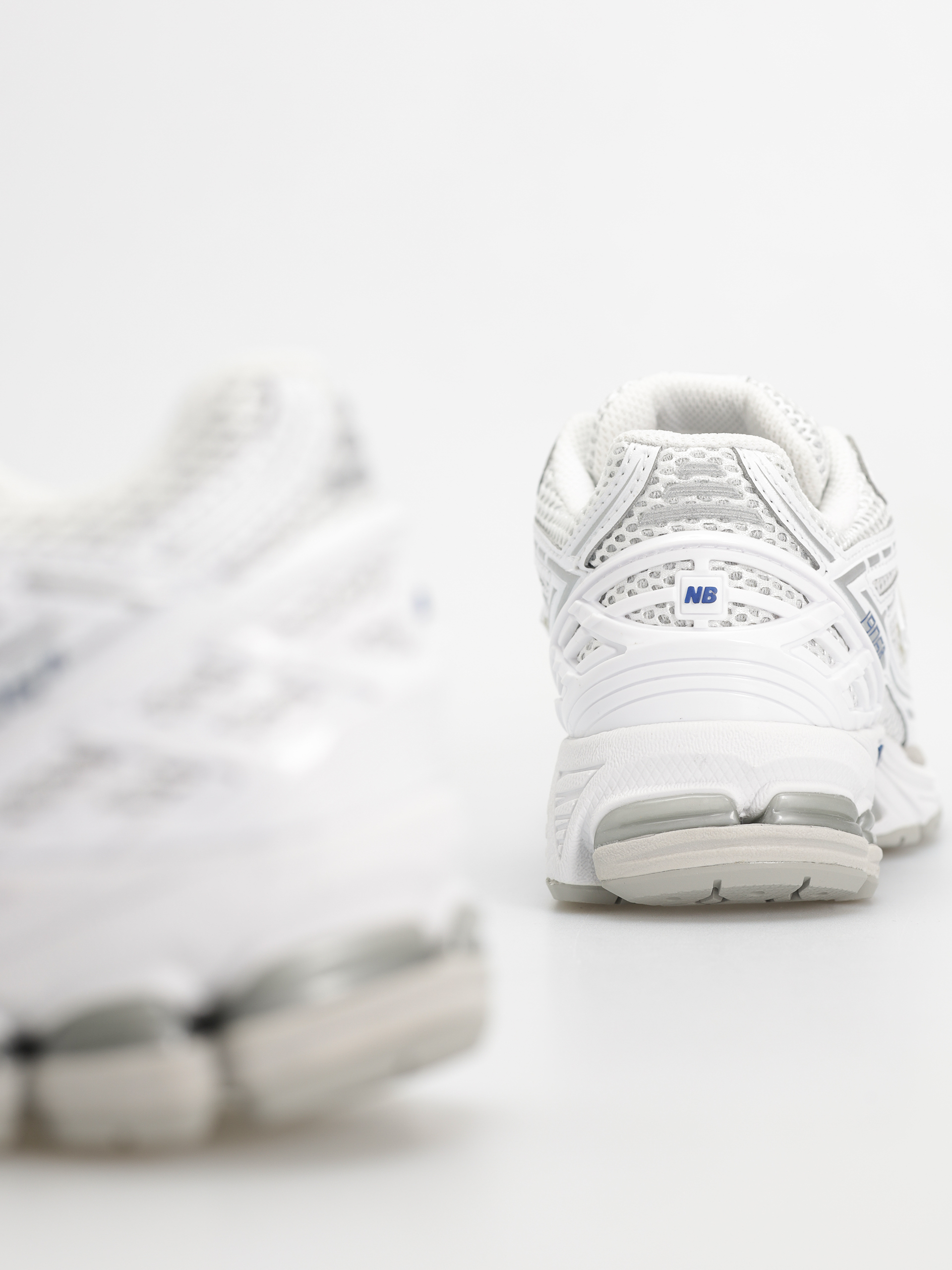 New Balance 1906 Shoes (white)