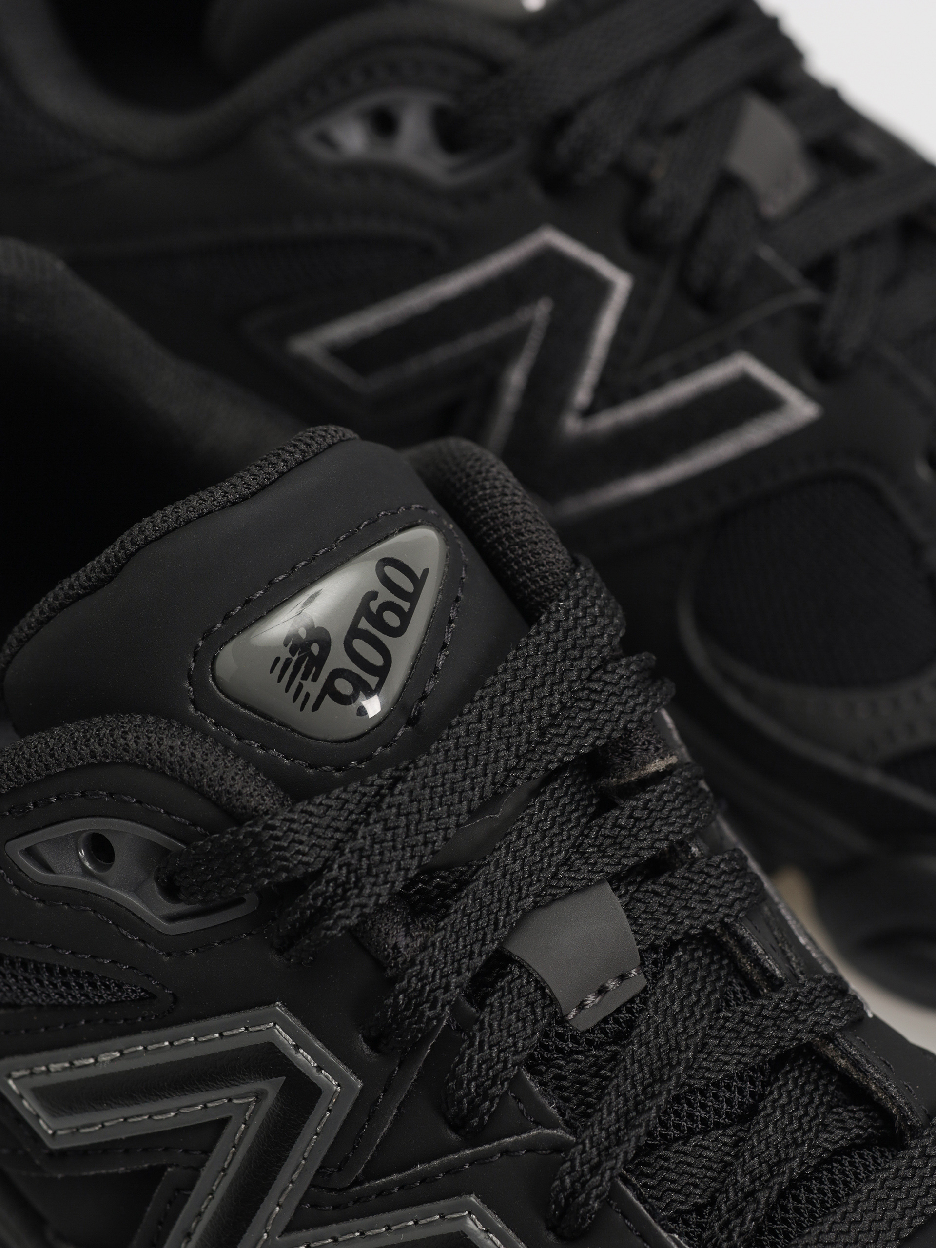 New Balance 9060 JR Shoes (black)