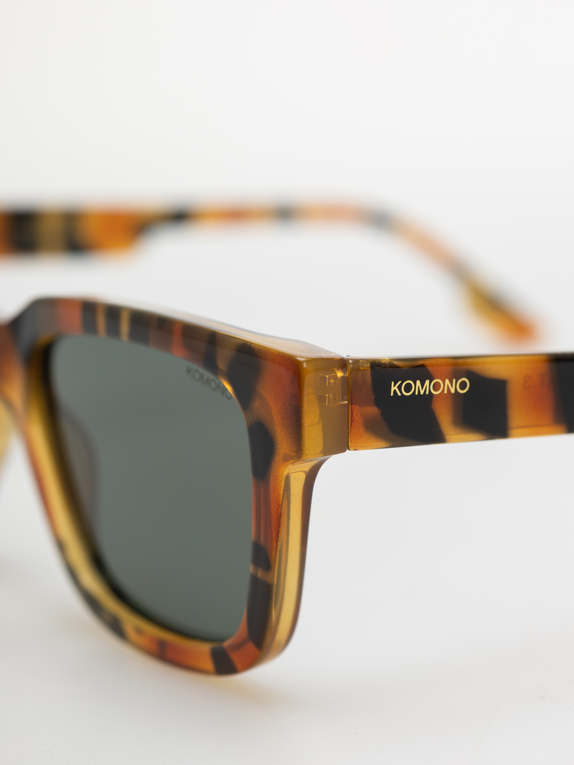 Komono Bobby Sunglasses (amber shell)