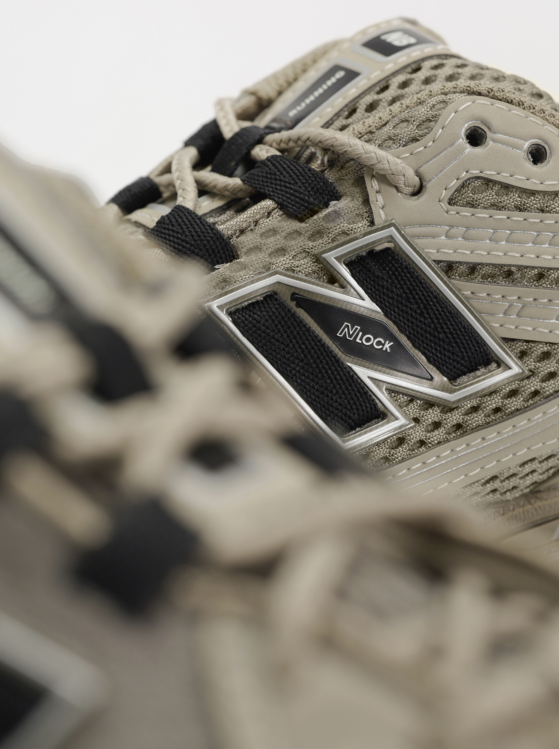 New Balance 1906 Shoes (arid stone)