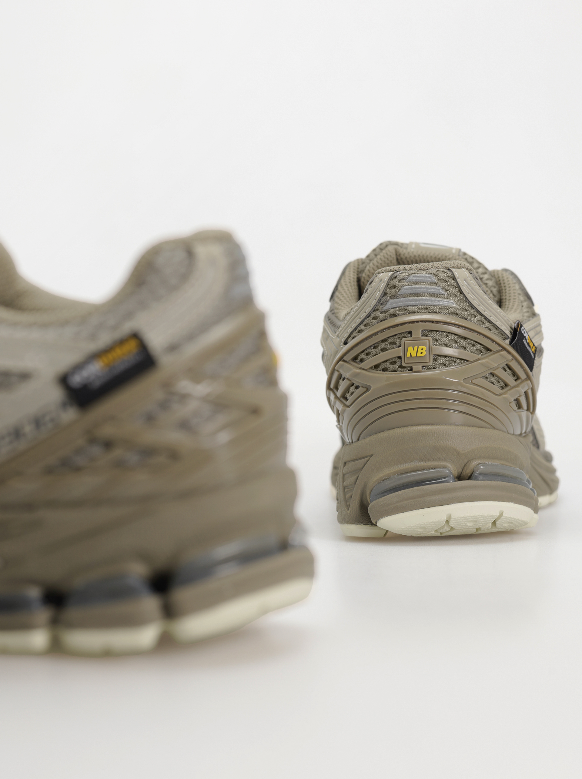 New Balance 1906 Shoes (arid stone)