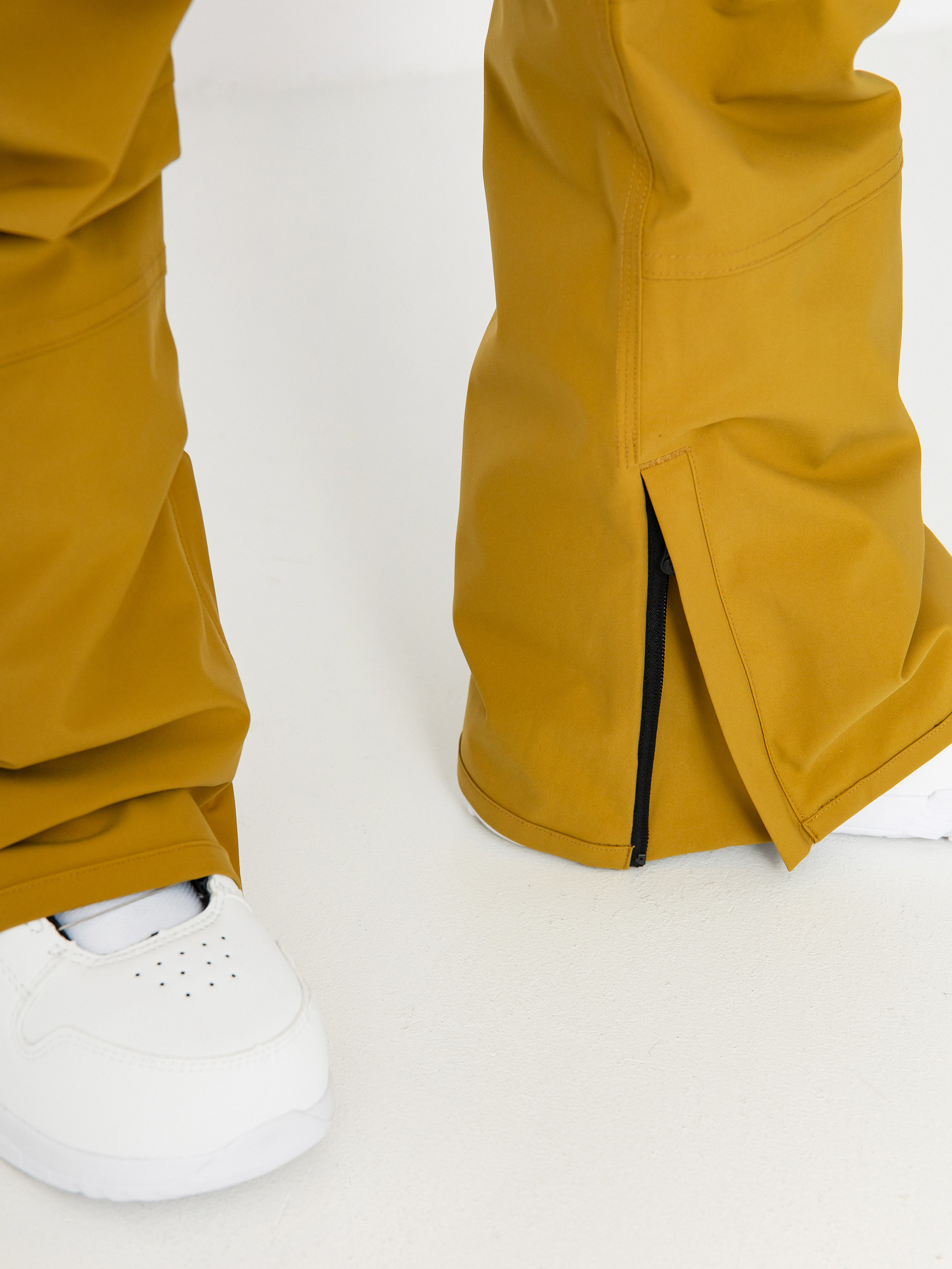 Womens ThirtyTwo Snowboard pants Basement Bib (tan)