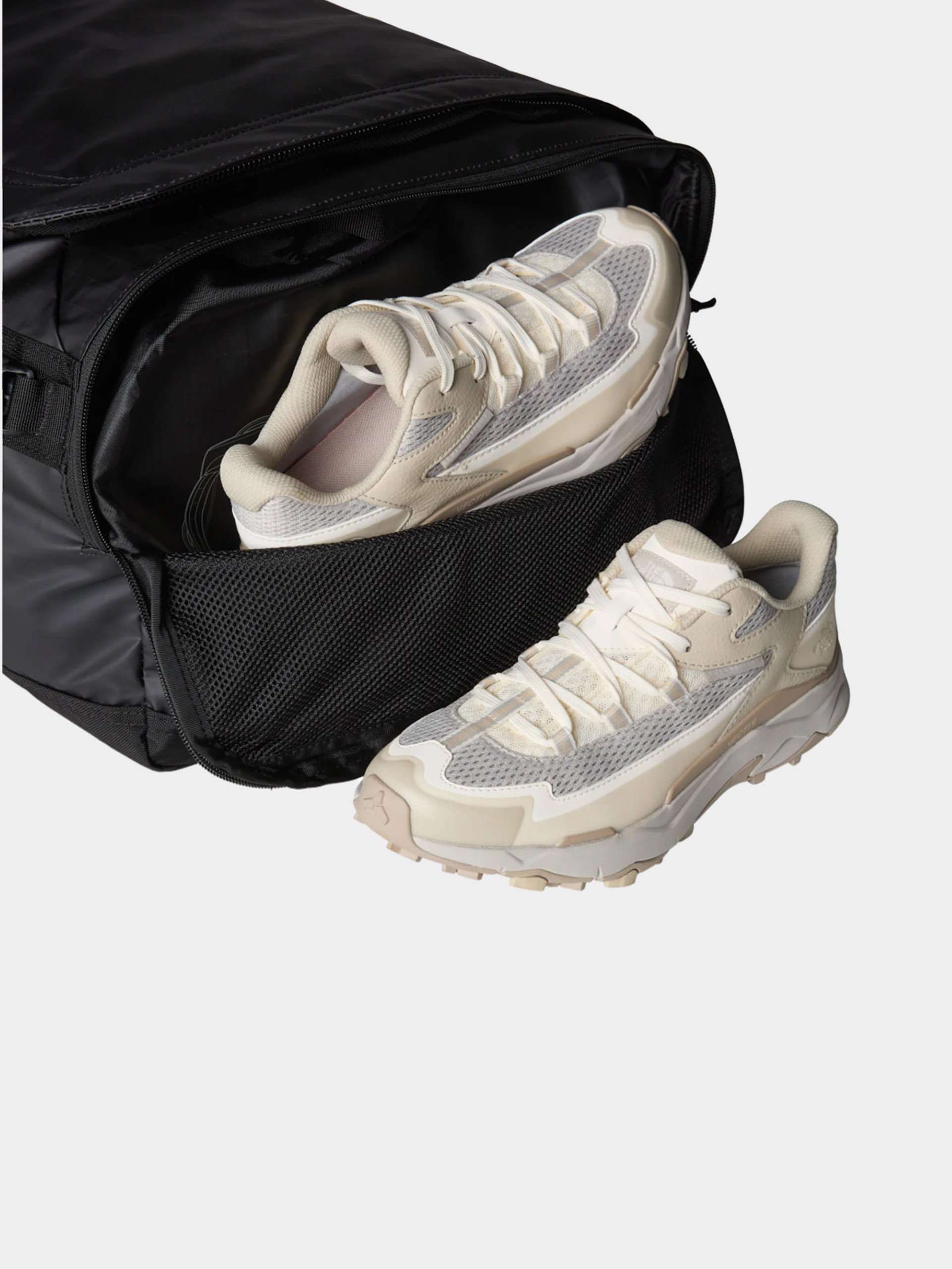 The North Face Bag Base Camp Voyager Duffel 62L (tnf black/asphalt grey)