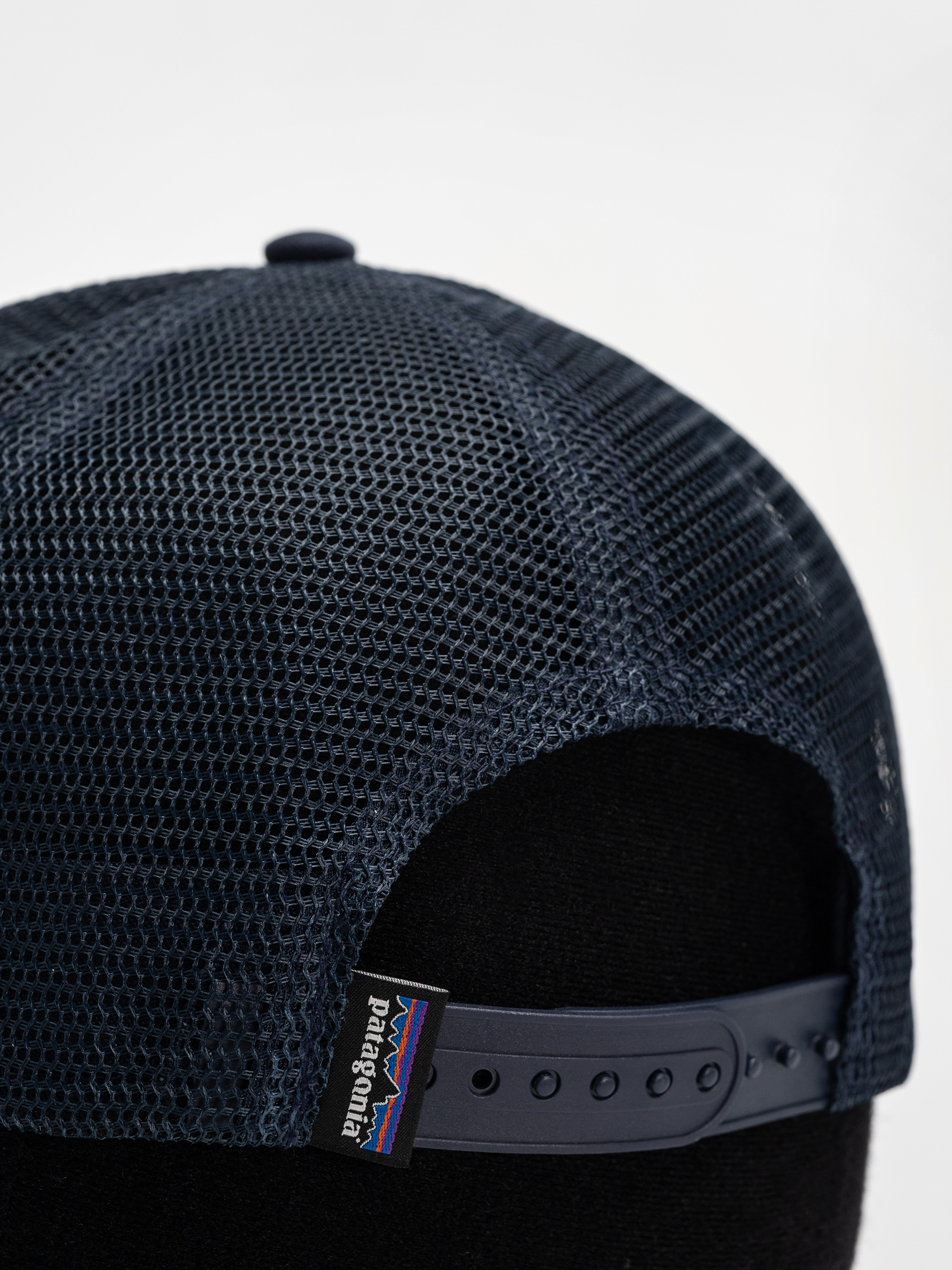 Patagonia P 6 Logo Trucker Cap (new navy)