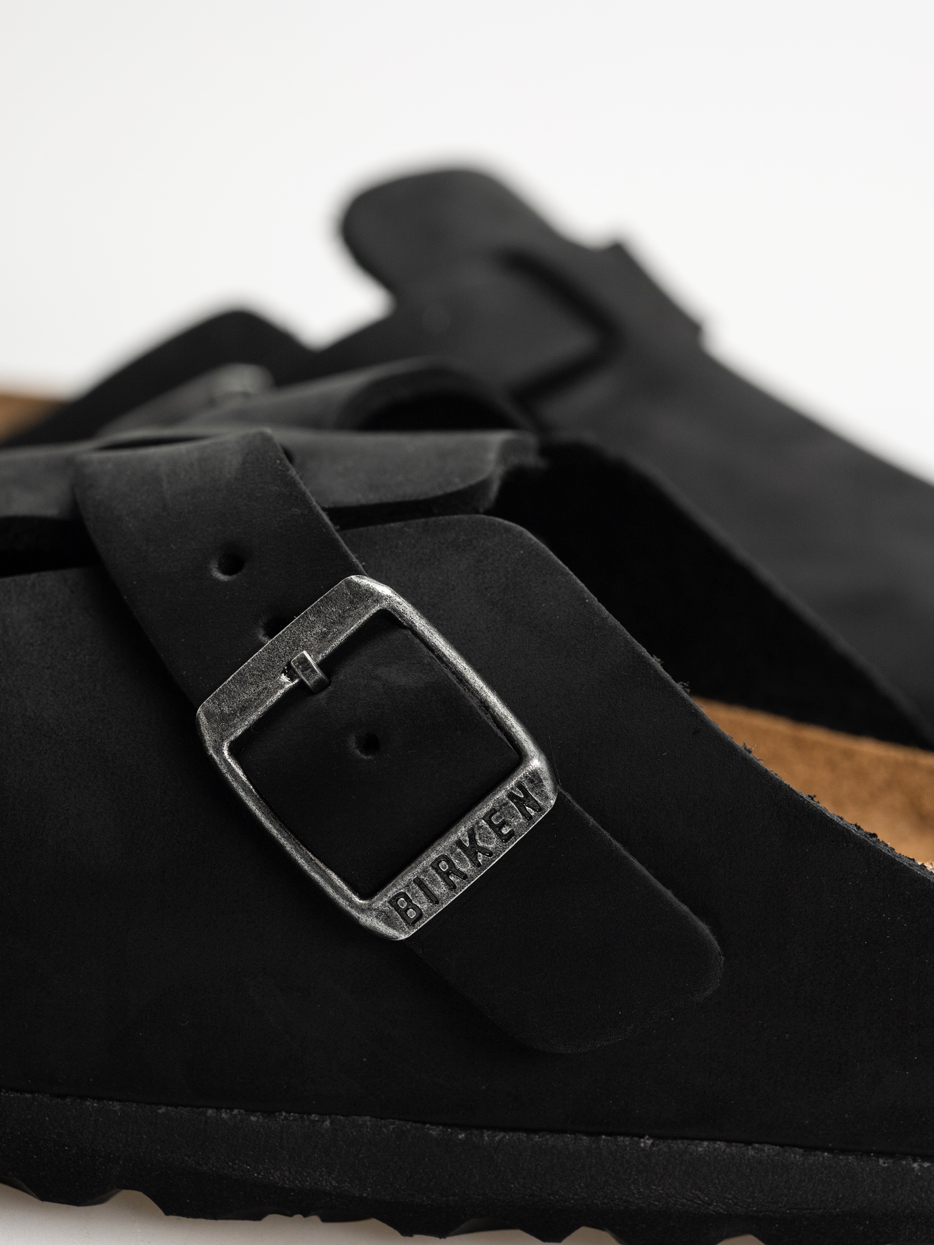 Birkenstock Boston Oiled Leather Narrow Wmn Flip Flops (black)