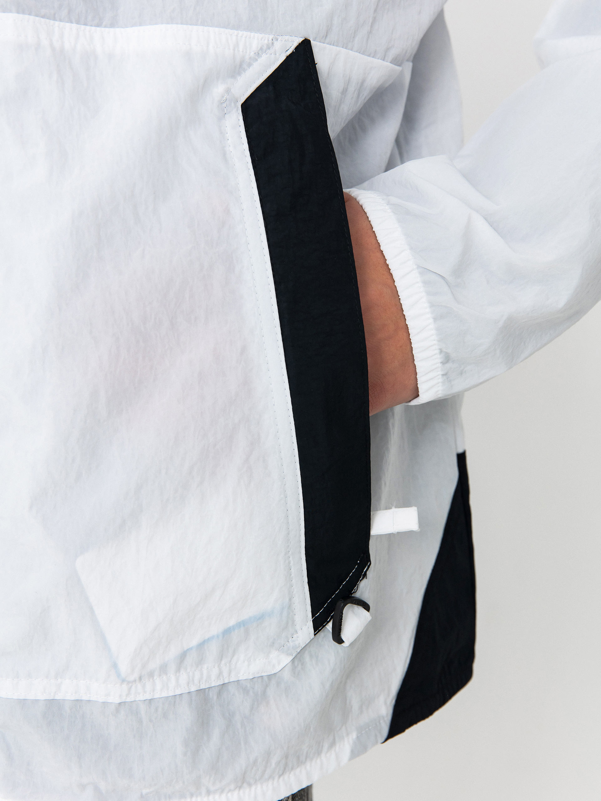 Columbia Challenger II Windbreaker Jacket (white/black)
