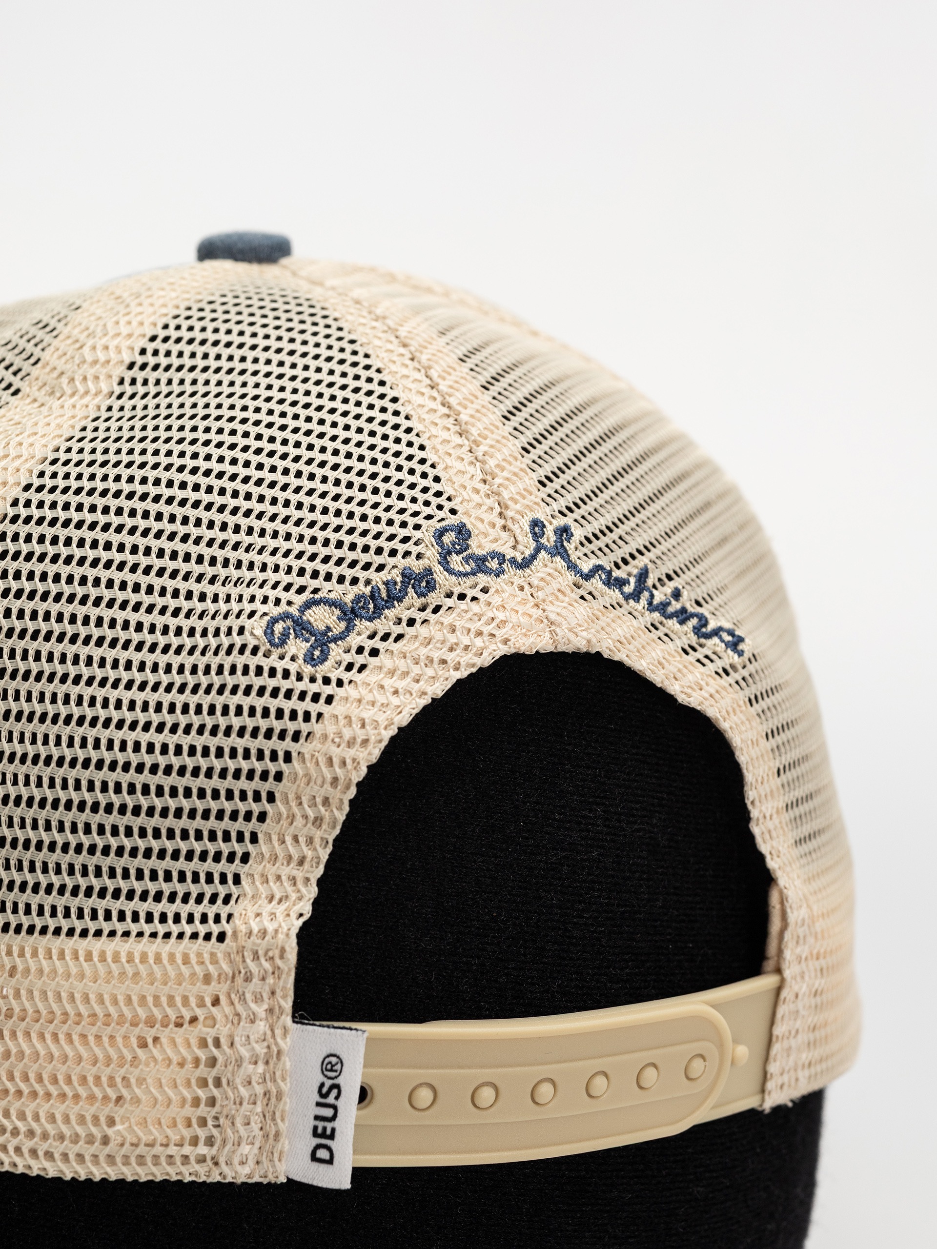 Deus Ex Machina Shield Trucker Cap - blue (legion blue)