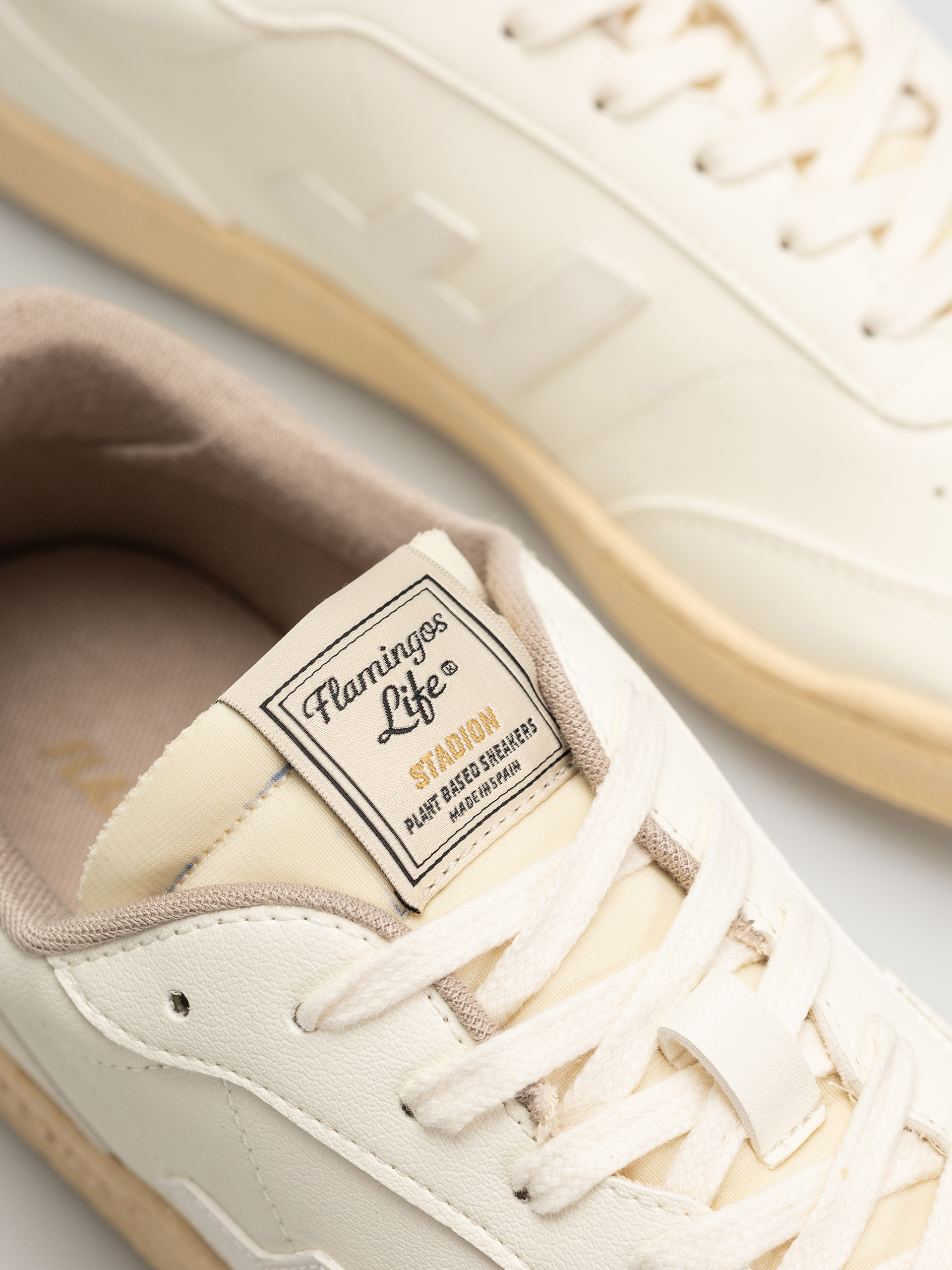 Flamingos Life Shoes Stadion (moon)