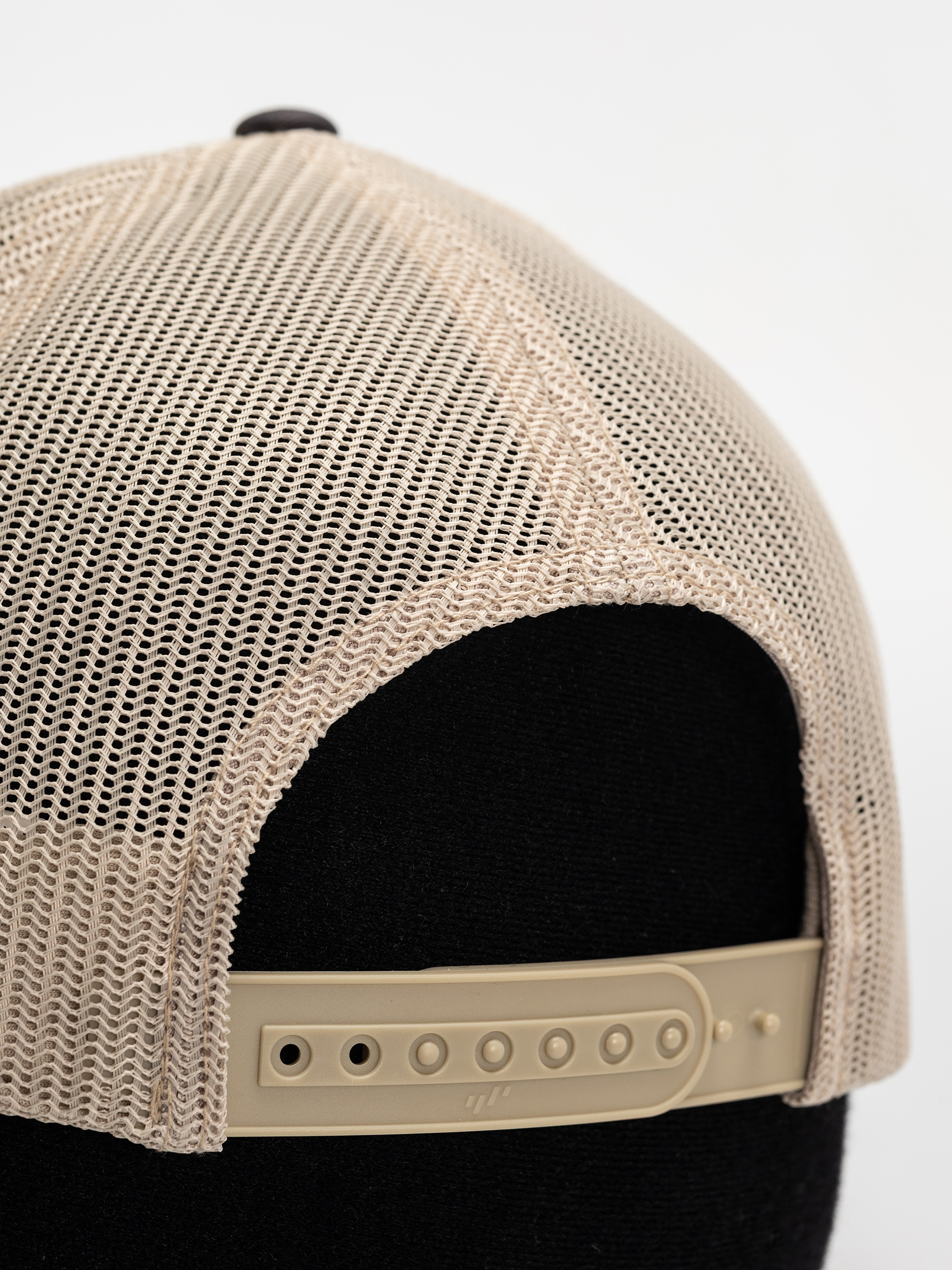 Columbia Mesh Snap Back High Cap (shark/dark sto)