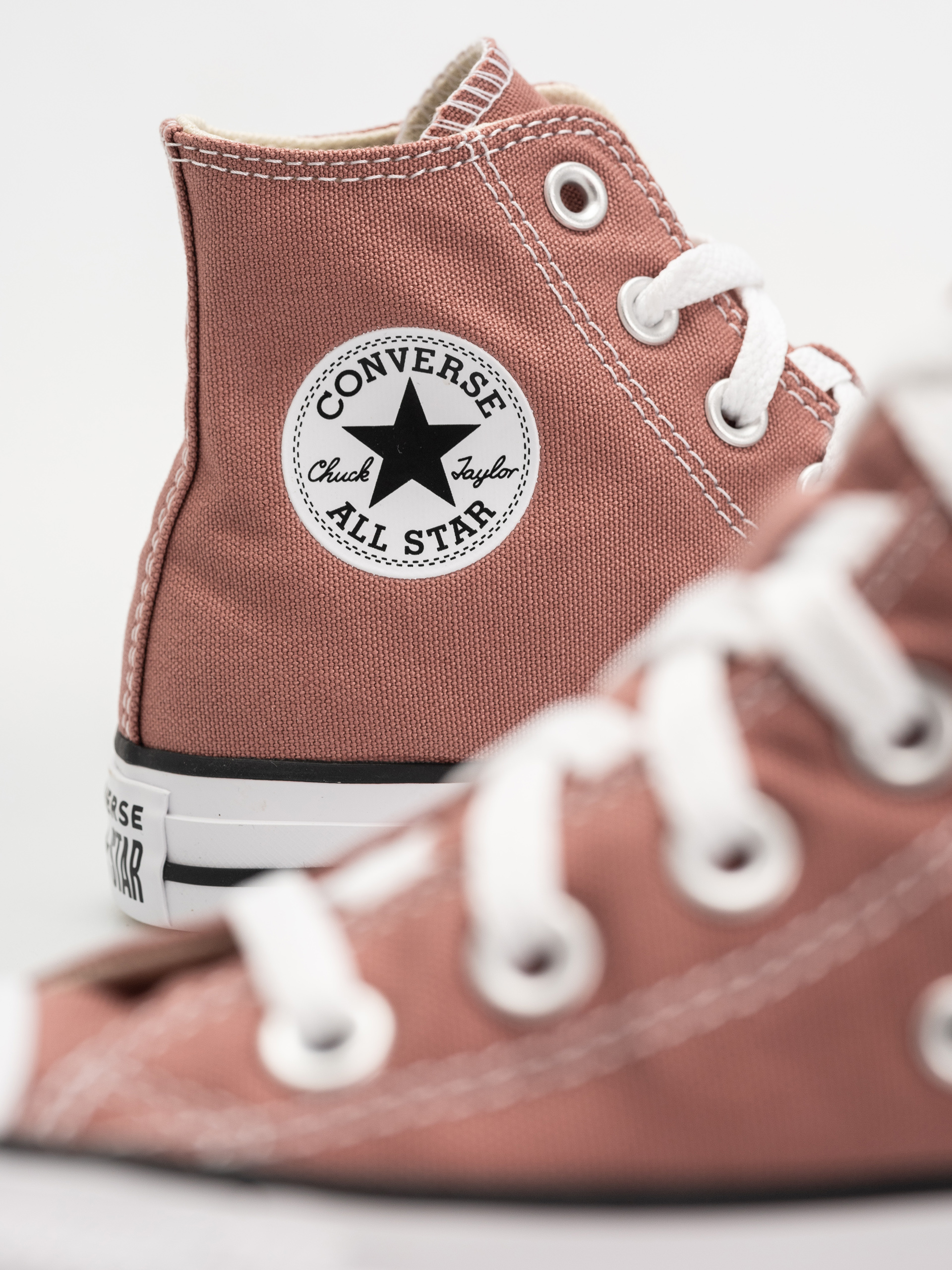 Converse Chuck Taylor Hi Chucks (light saddle)