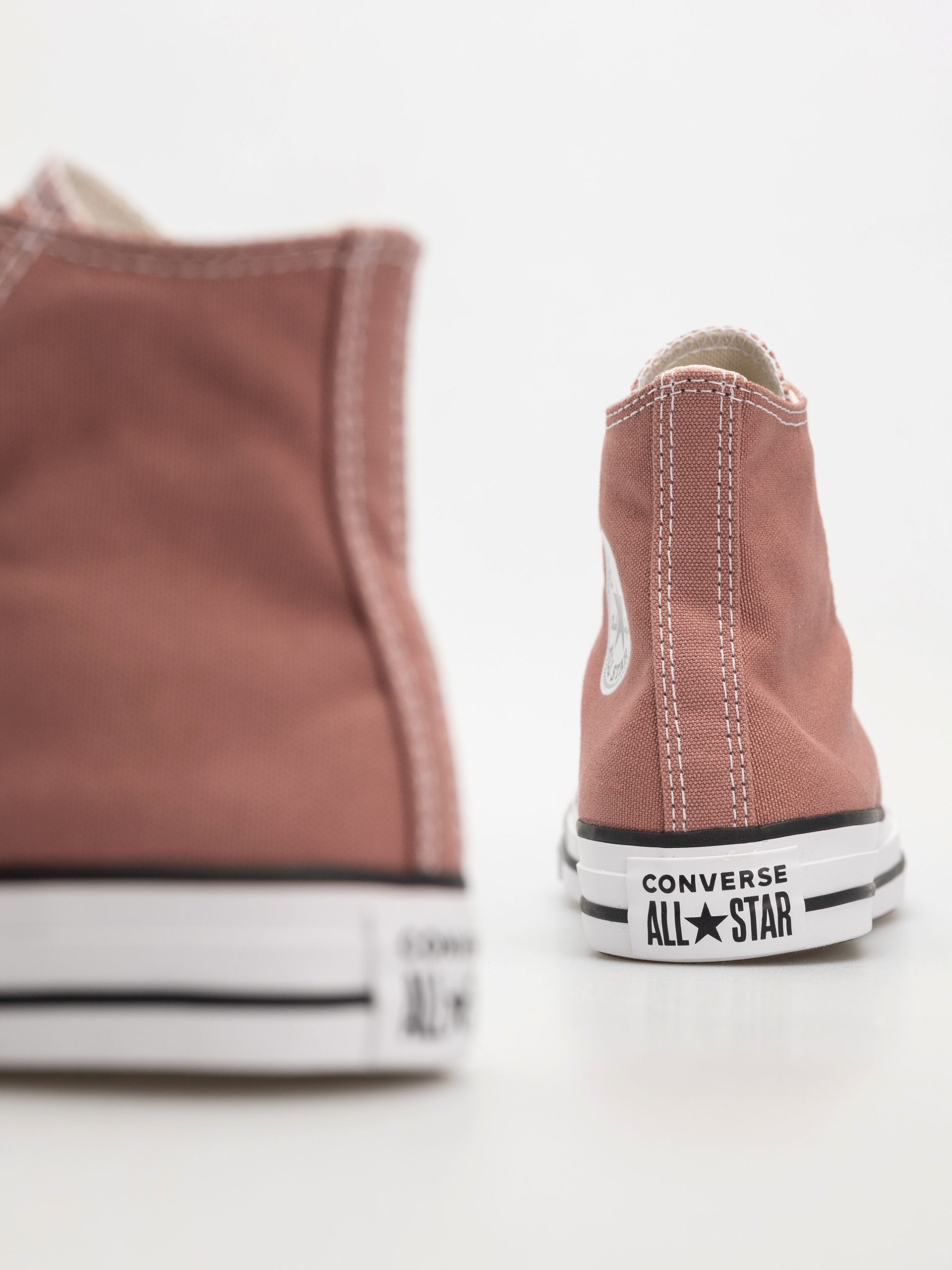 Converse Chuck Taylor Hi Chucks (light saddle)