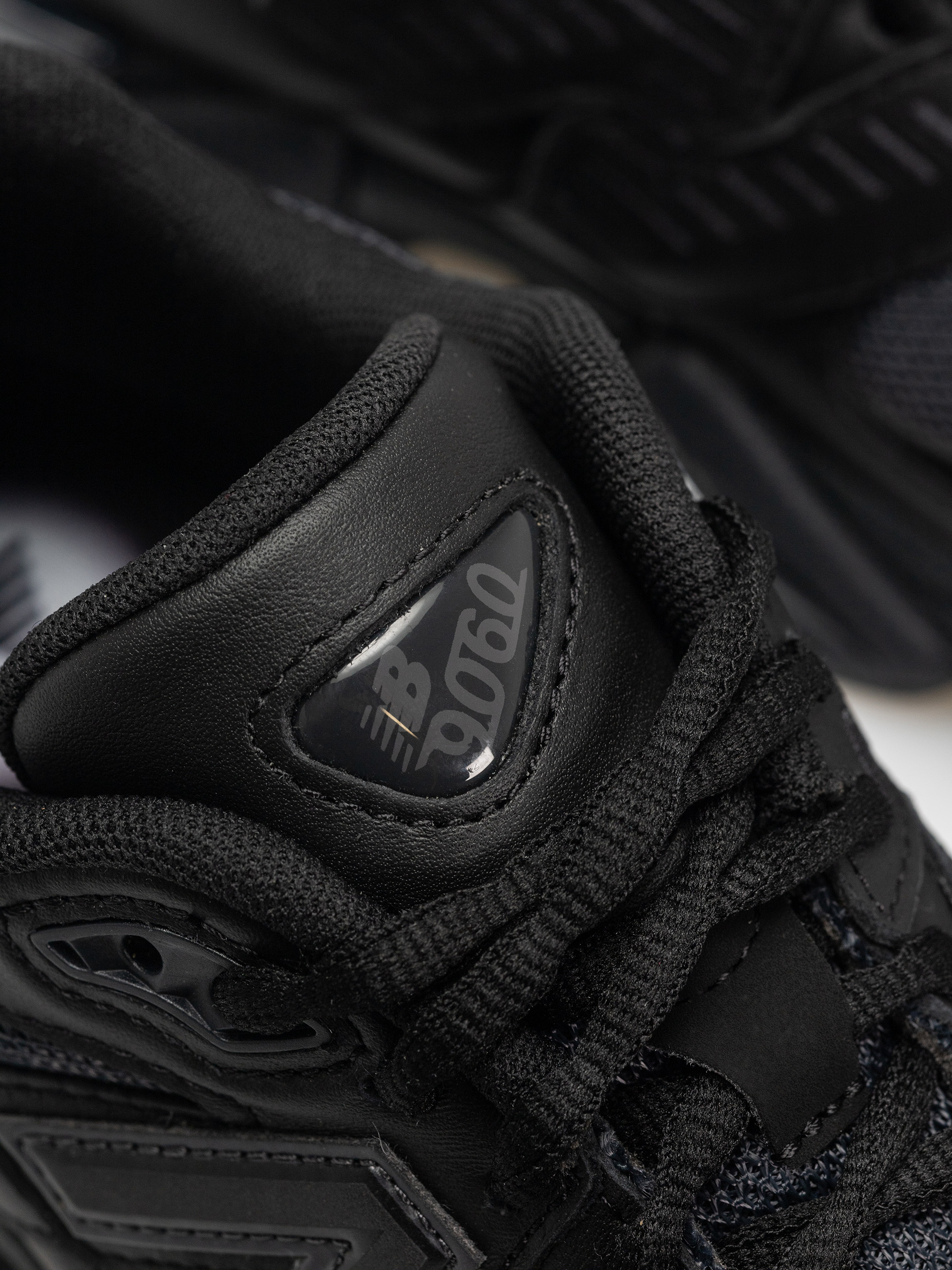 New Balance 9060 Shoes (black)