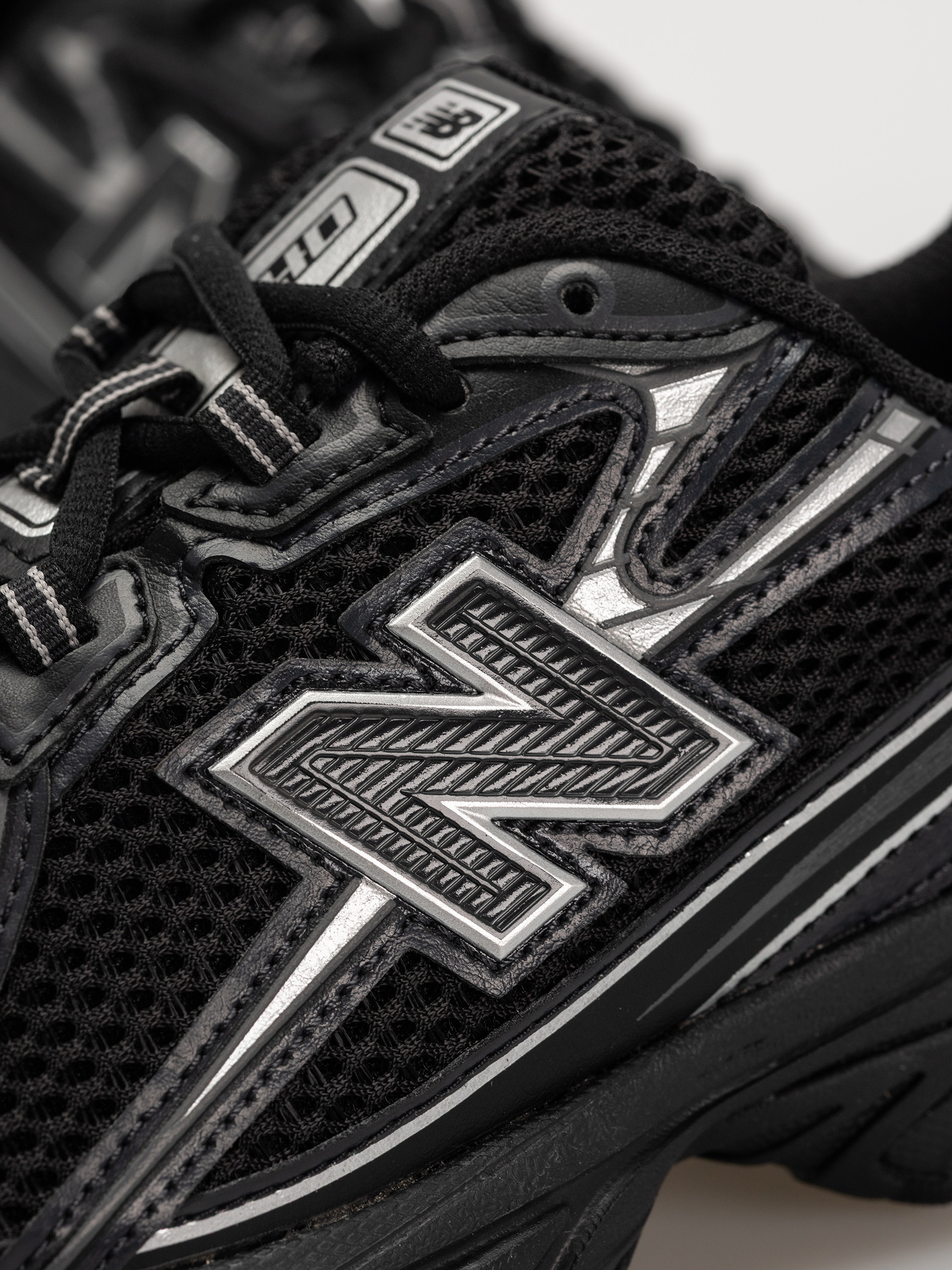 New Balance 740 Shoes (black)