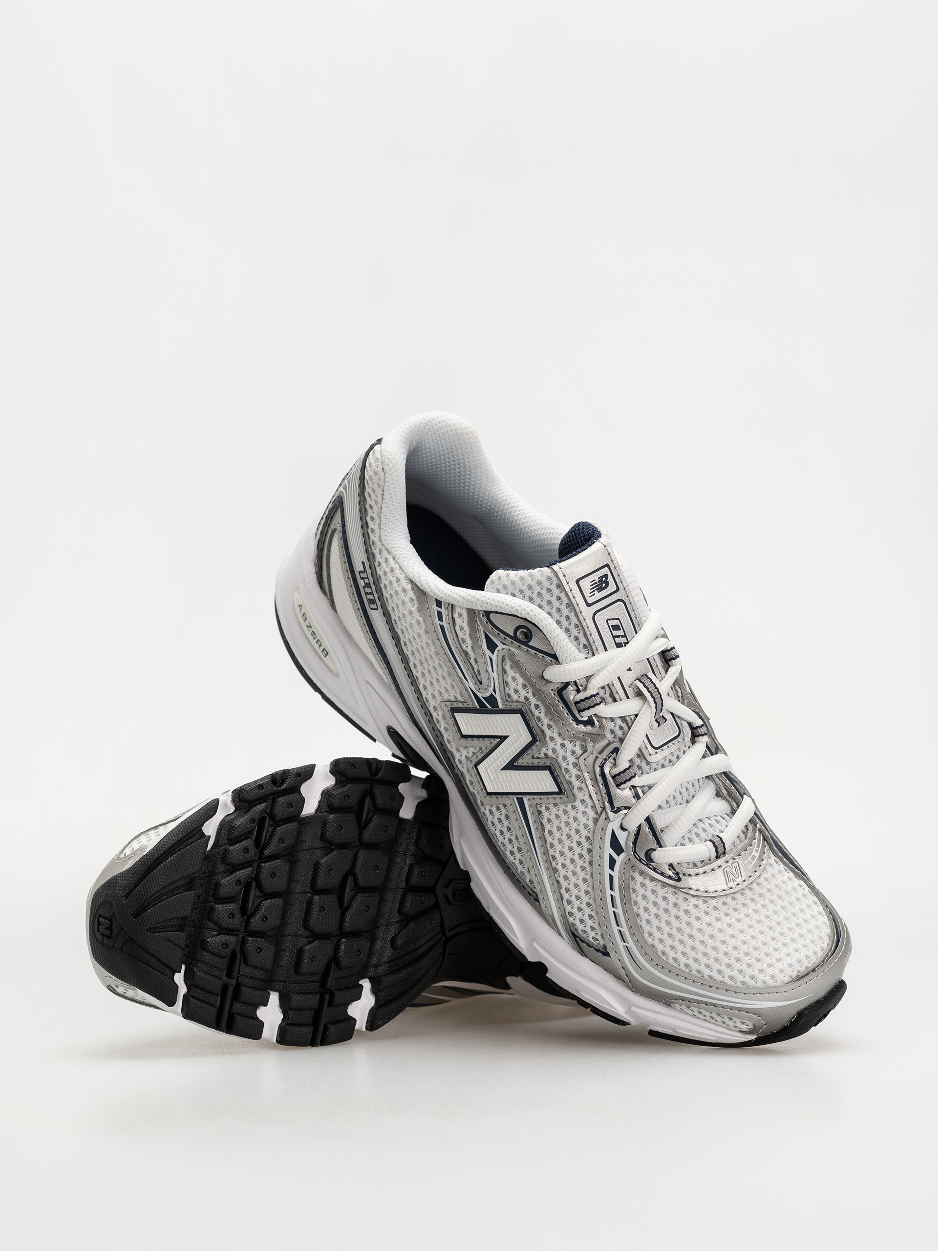 New Balance 740 Shoes - white (nb navy)
