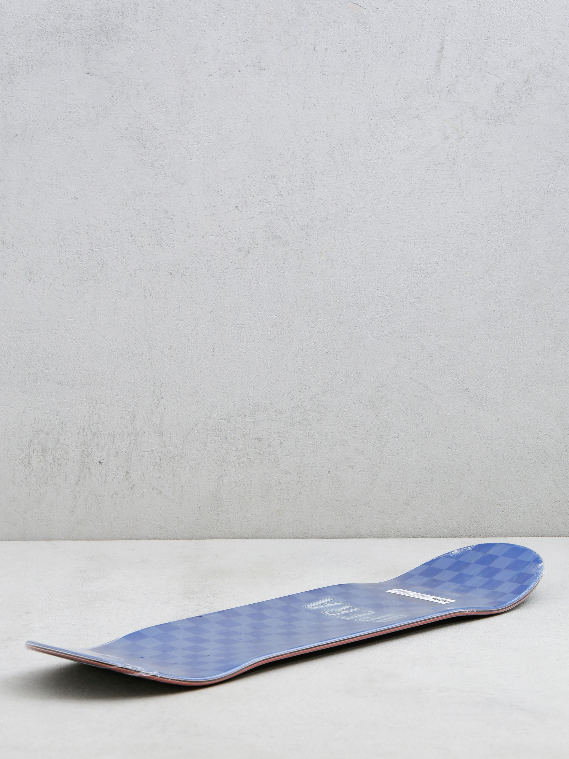 Opera Trey Wood Unmasked Deck (red/black)