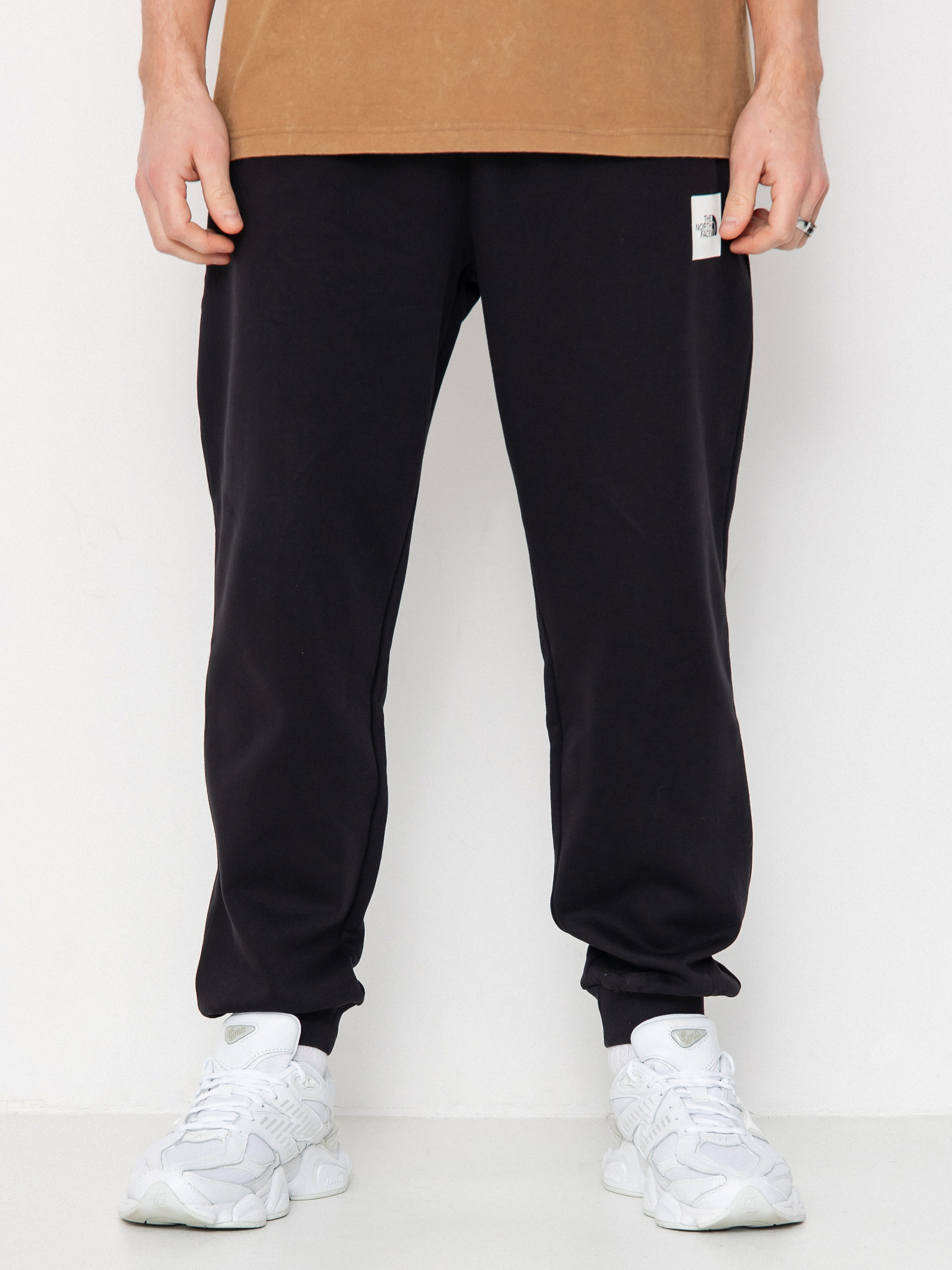 The North Face Fine Regular Tapered Jogger Pants (tnf black)