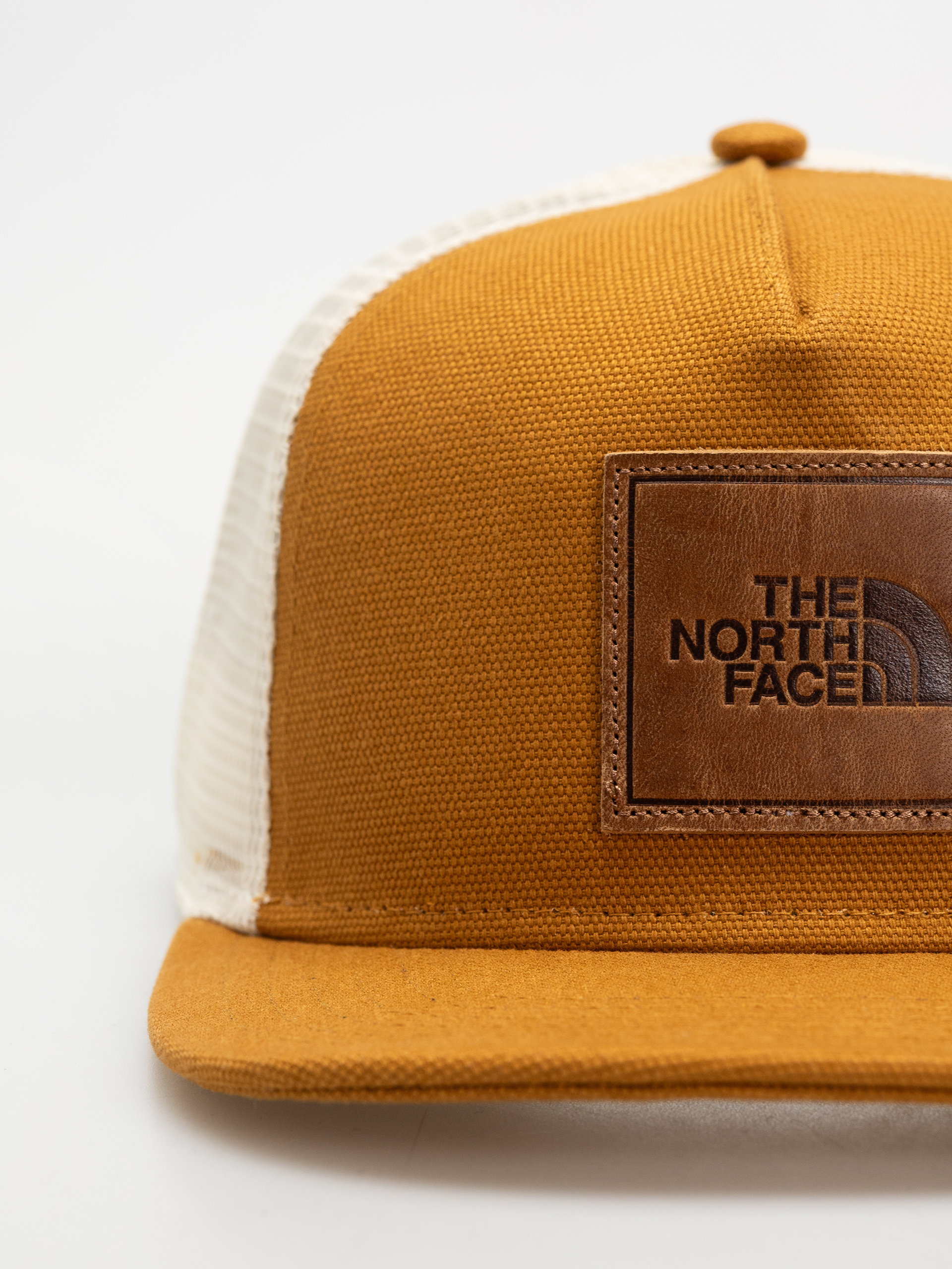 The North Face Half Dome Trucker Cap (timber tan/leather patch)