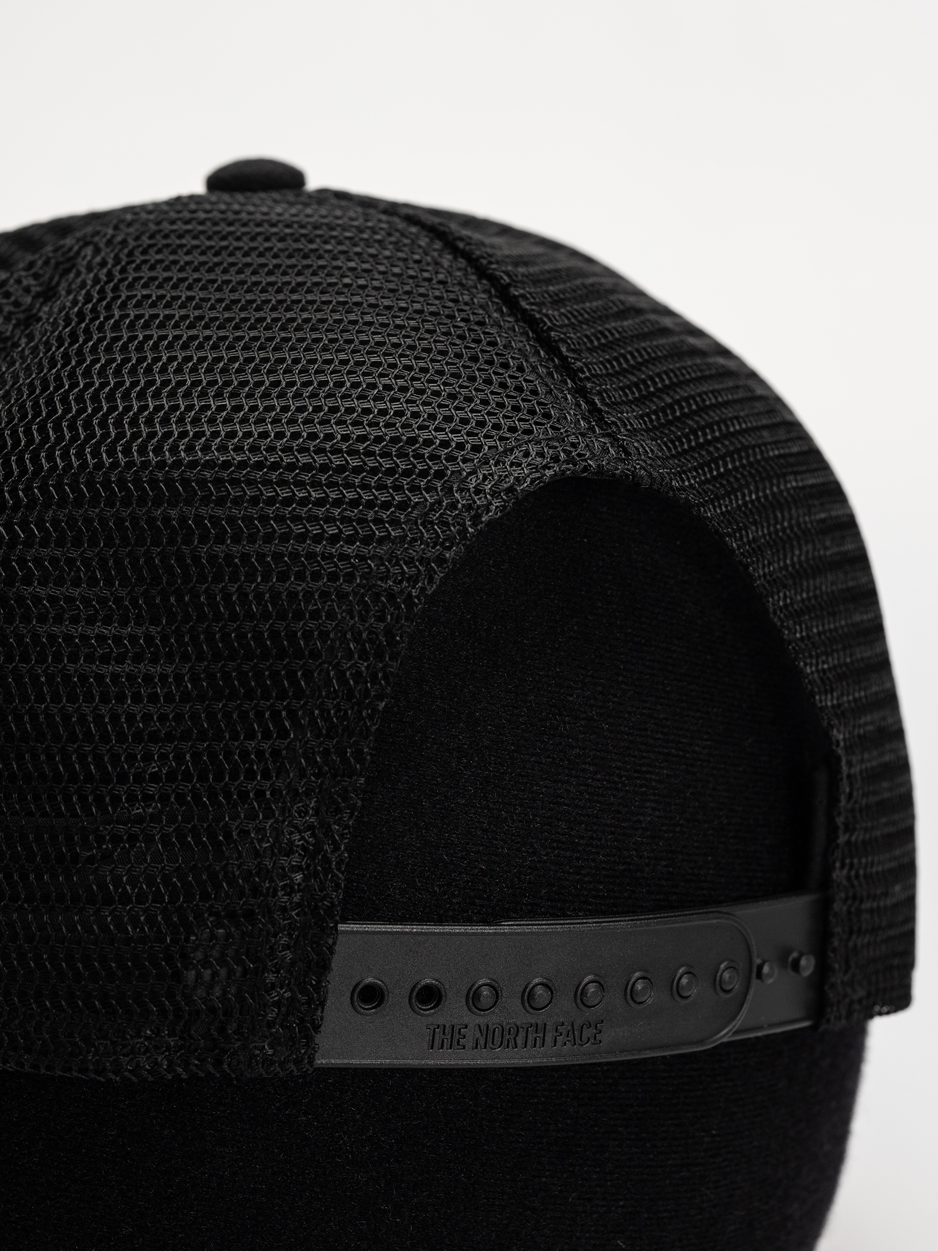 The North Face Half Dome Trucker Cap (tnf black/leather patch)