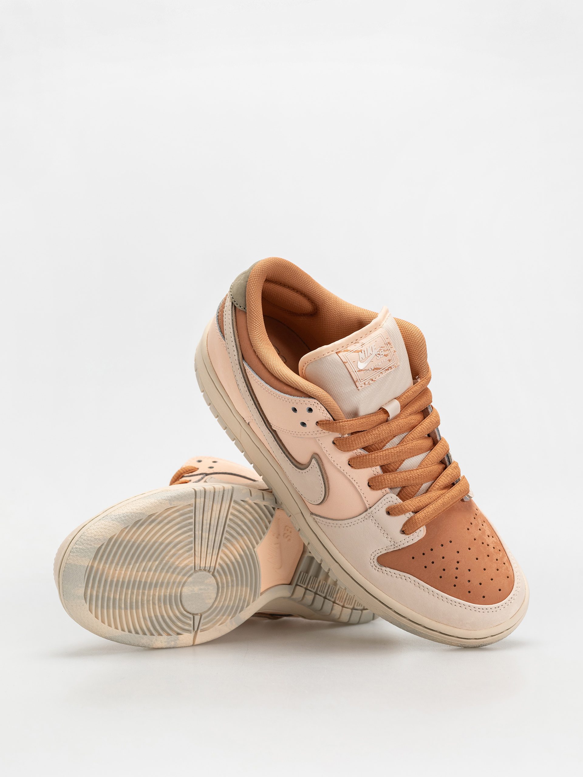 Nike SB Dunk Low Pro Prm Shoes (amber brown/guava ice crimson tint hemp)