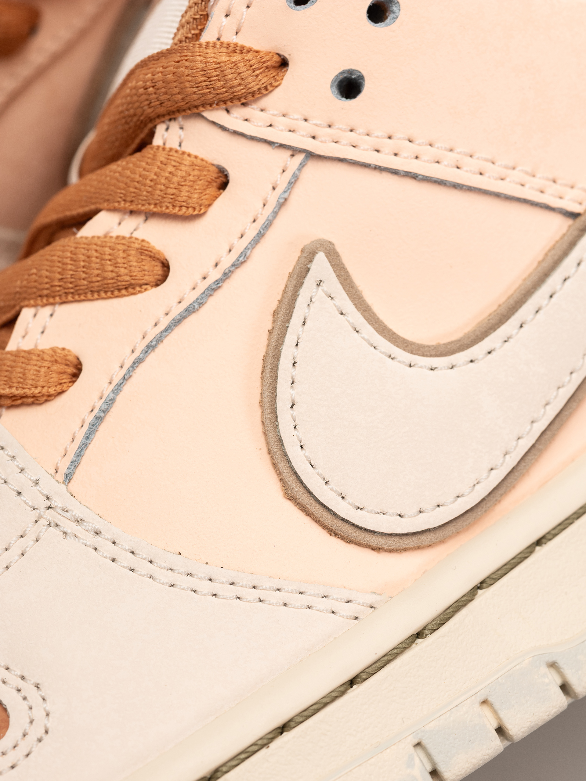 Nike SB Dunk Low Pro Prm Schuhe (amber brown/guava ice crimson tint hemp)