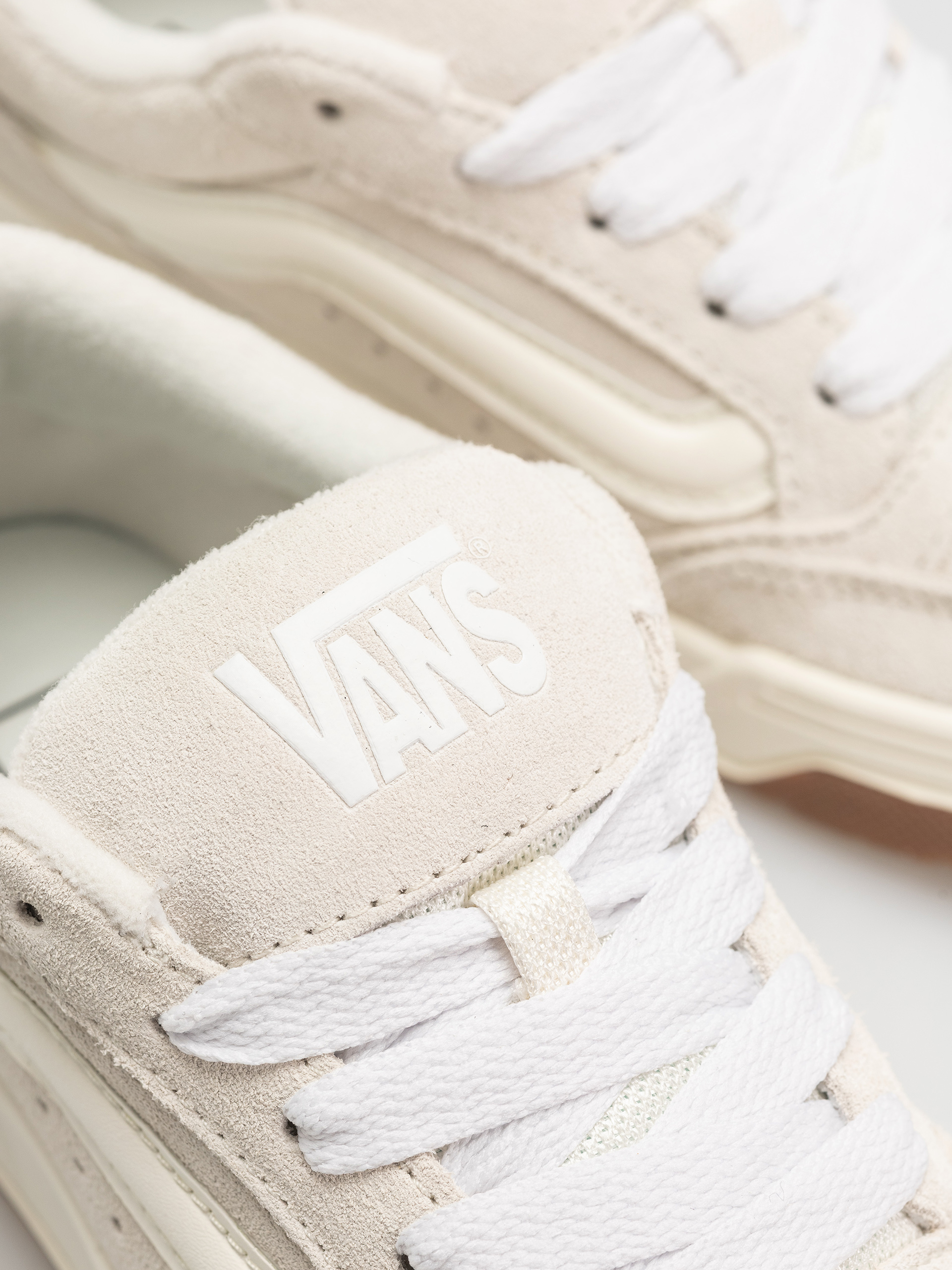 Vans Hylane Shoes (marshmallow)