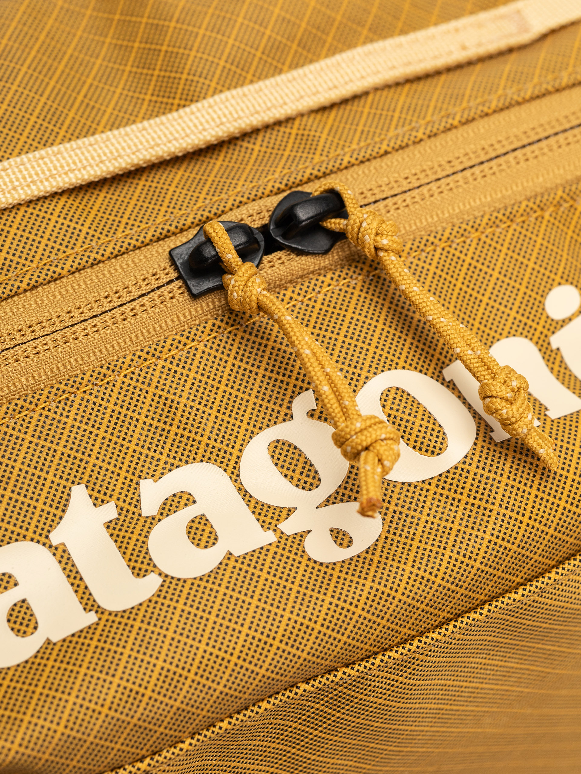 Patagonia Black Hole Cube 6L Cosmetic bag - yellow (pufferfish