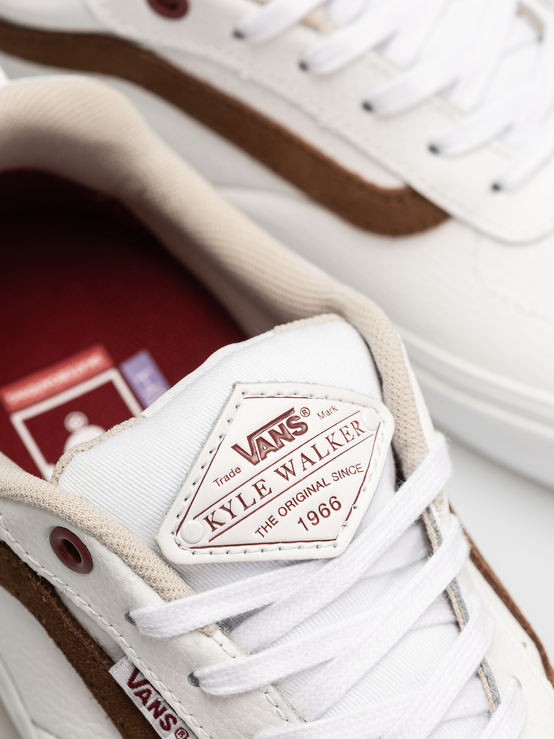 Vans Skate Kyle Walker Shoes (leather white/red)