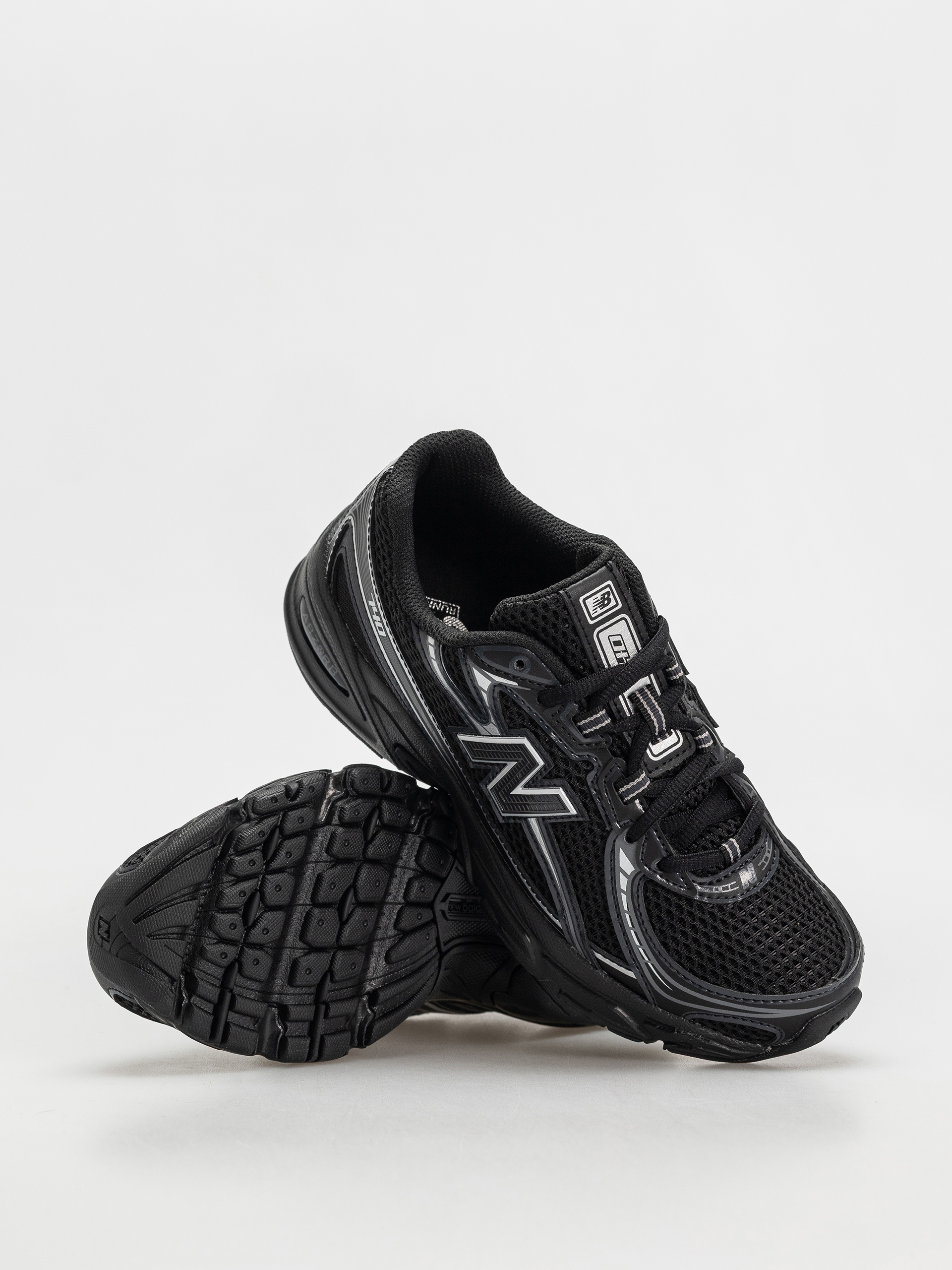 New Balance 740 JR Shoes (black)