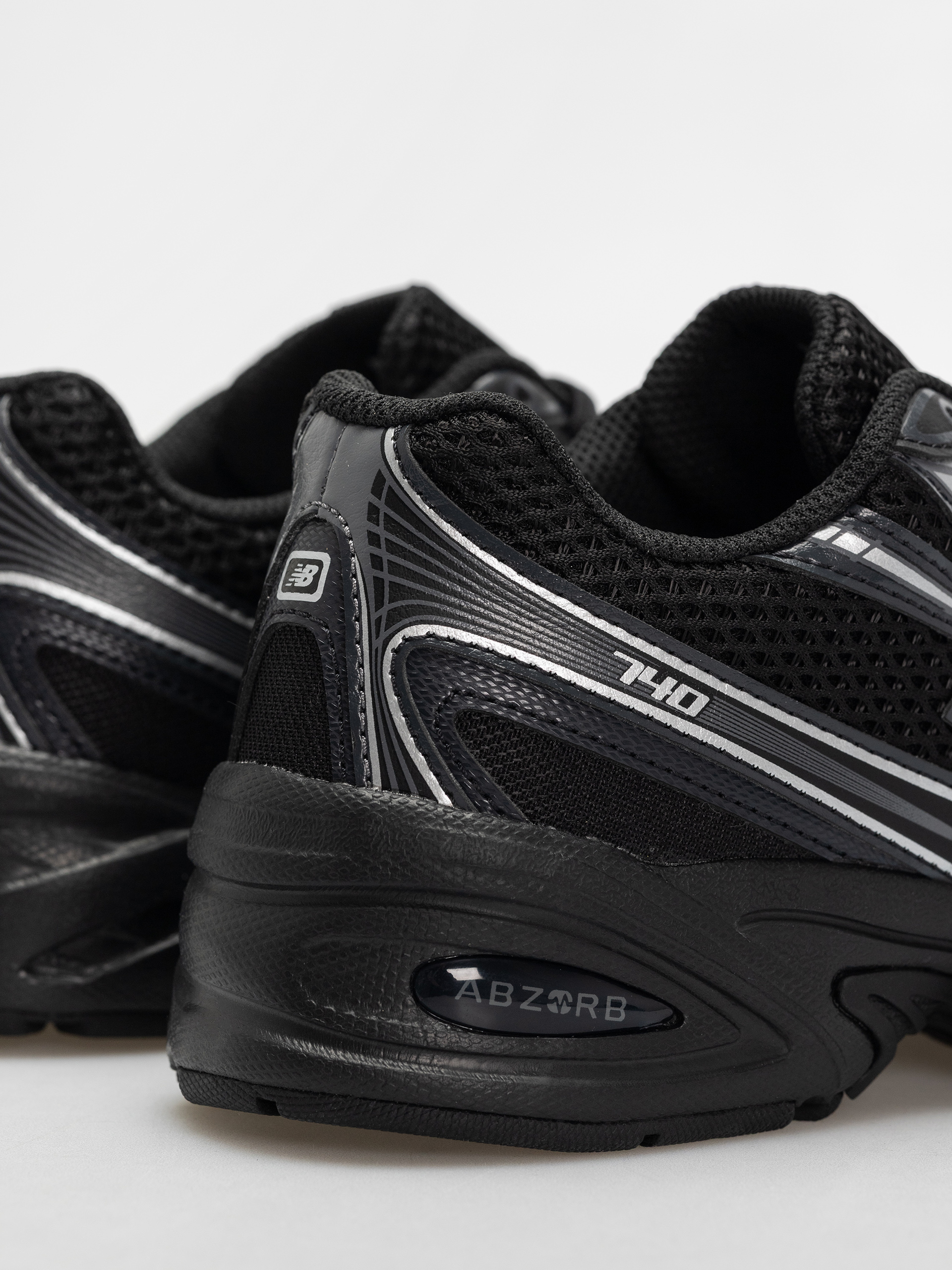 New Balance 740 JR Shoes (black)