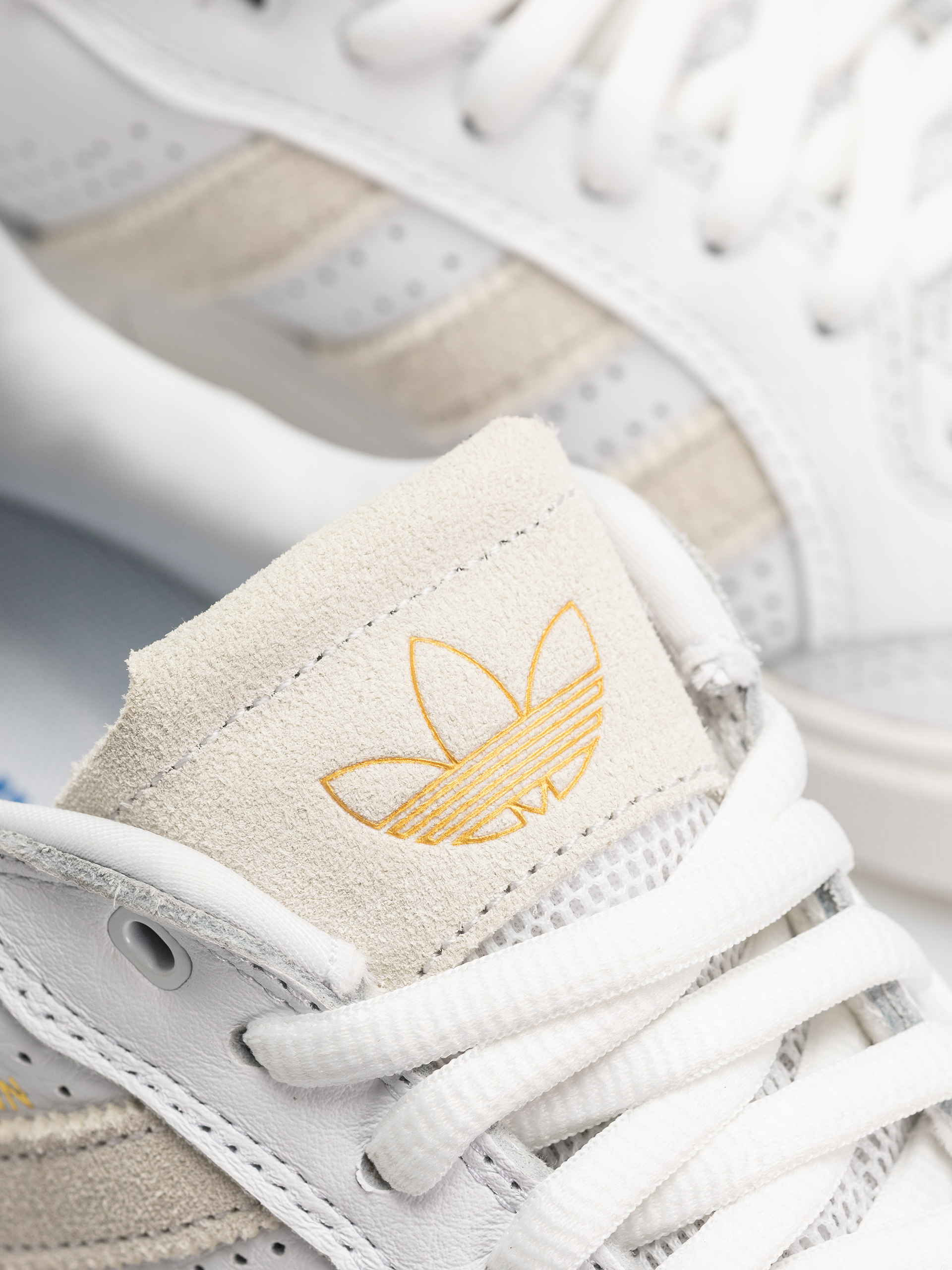 adidas Tyshawn Low Shoes (ftwwht/ftwwht/goldmt)