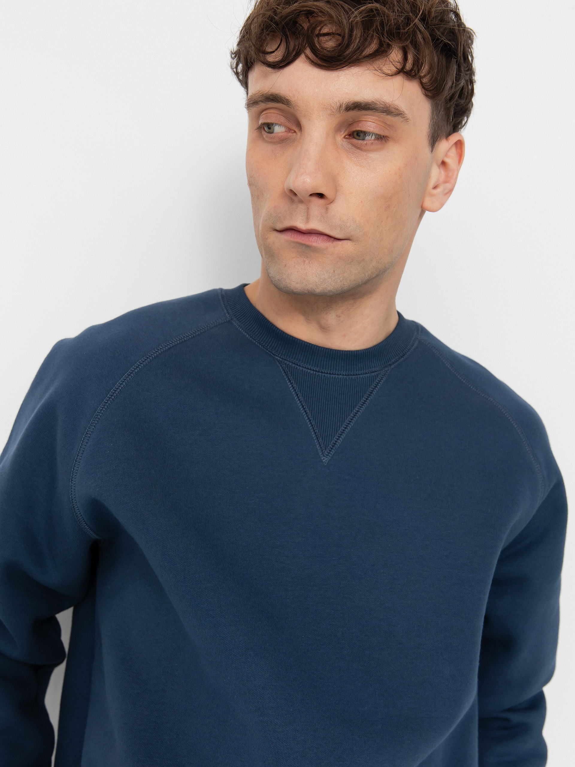 Carhartt WIP Chase Sweatshirt (dusky blue/gold)