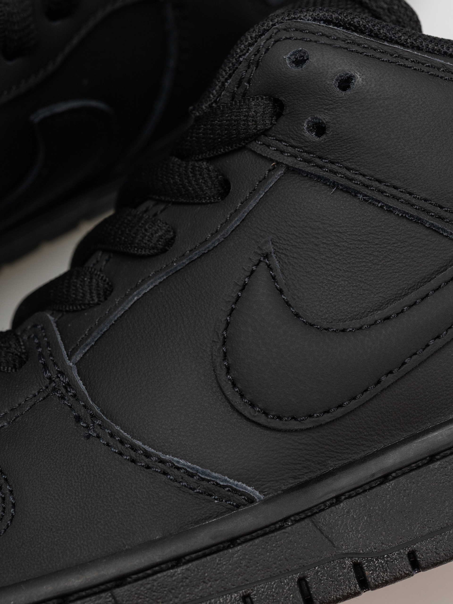 Nike SB Dunk Low Pro Schuhe (black/black black black)