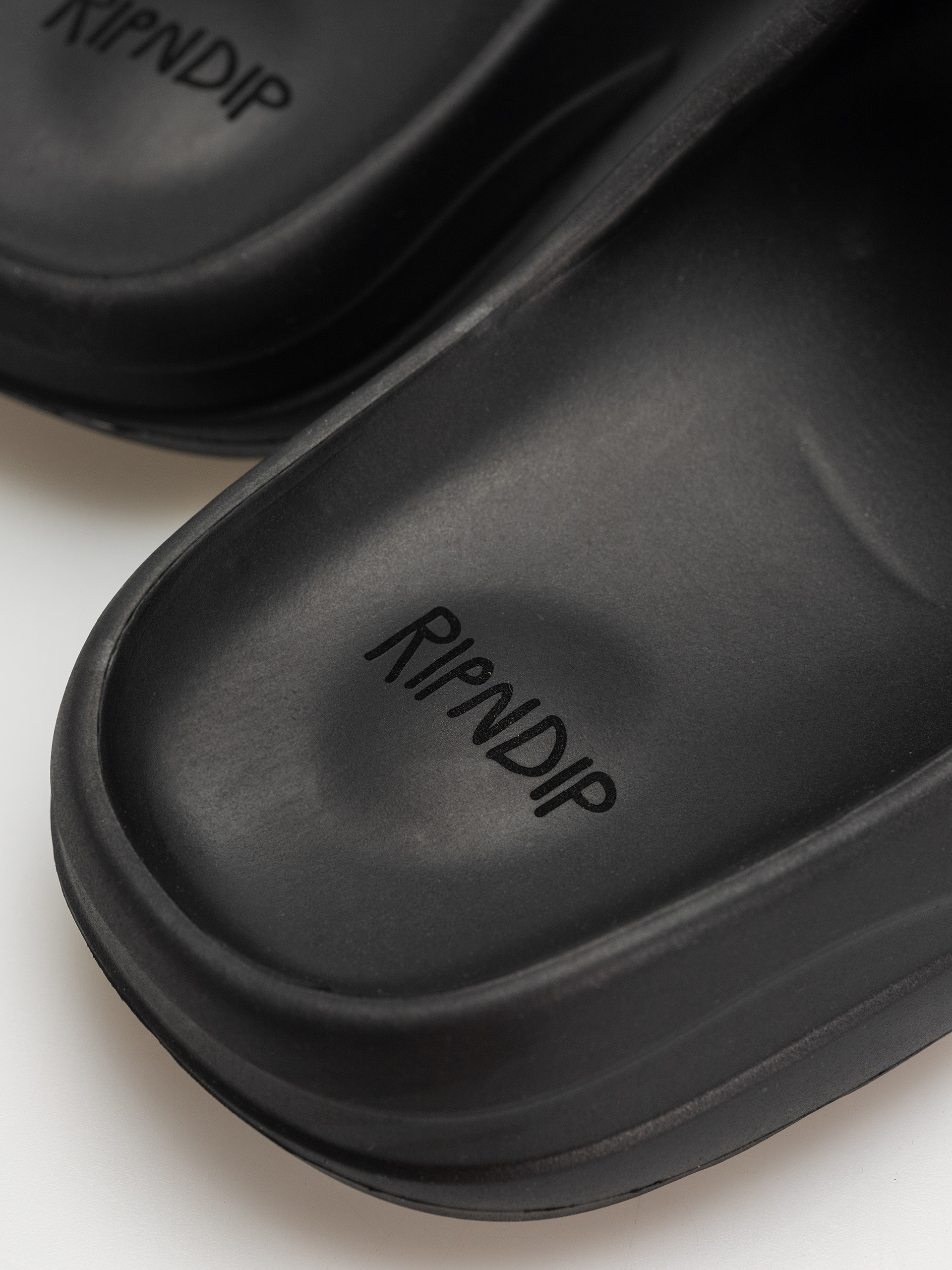 RipNDip Pet Kitties Cloud Flip Flops (black)