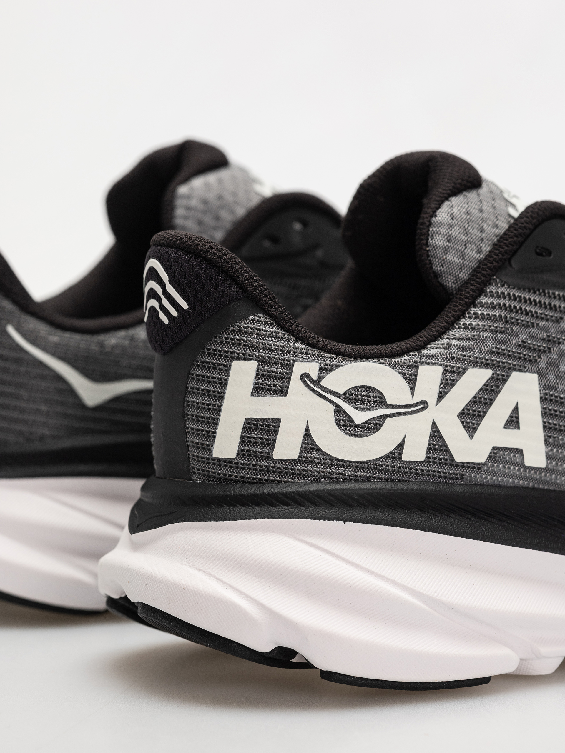 Hoka Schuhe Clifton 9 JR (black/white)