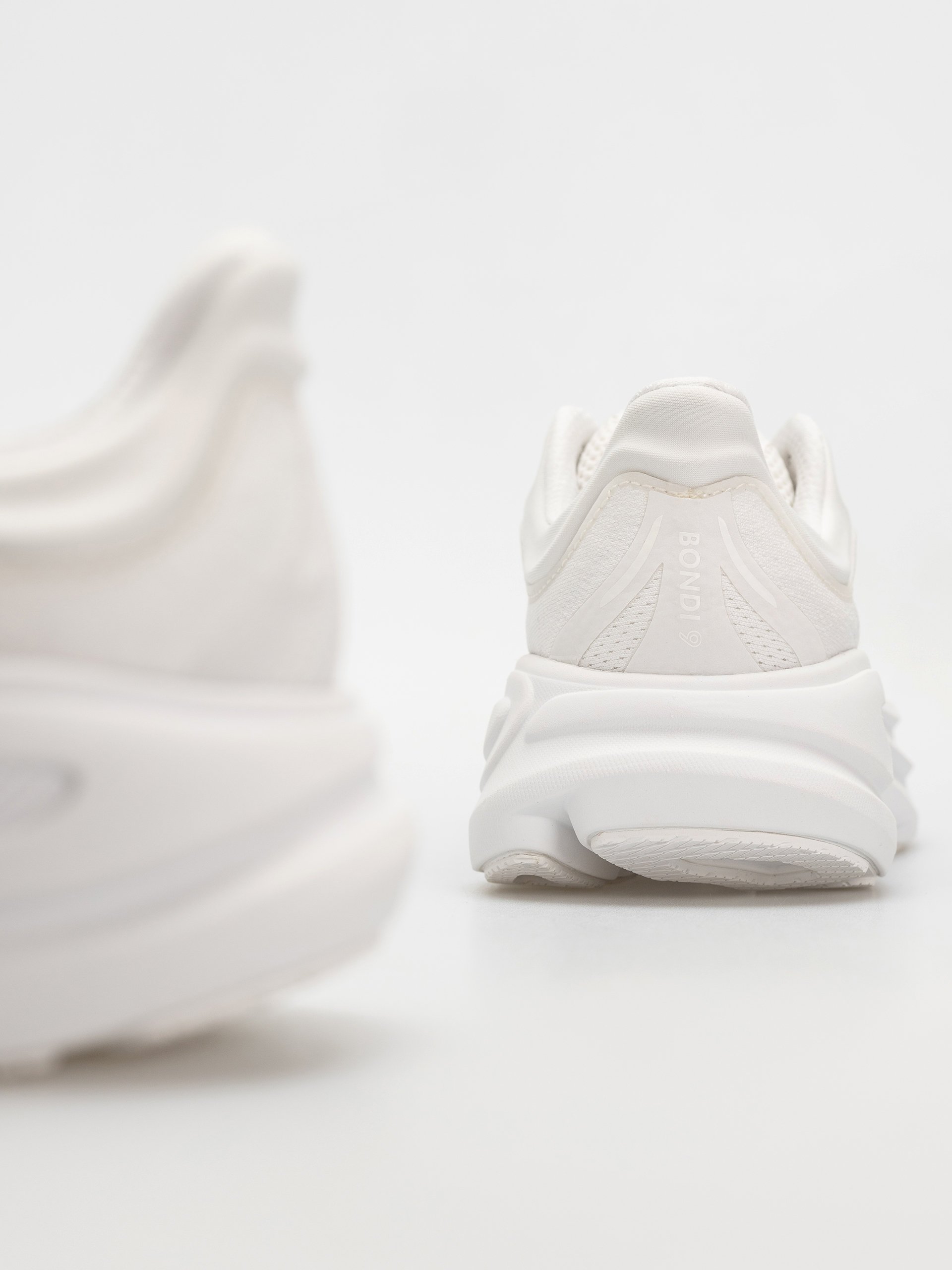 Hoka Schuhe Bondi 9 Wmn (white/white)