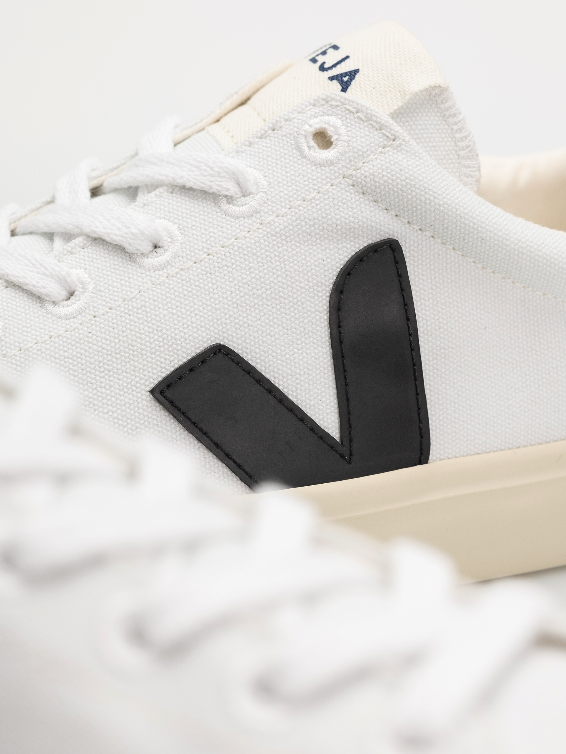 Veja Campo Canvas Wmn Schuhe (white black)