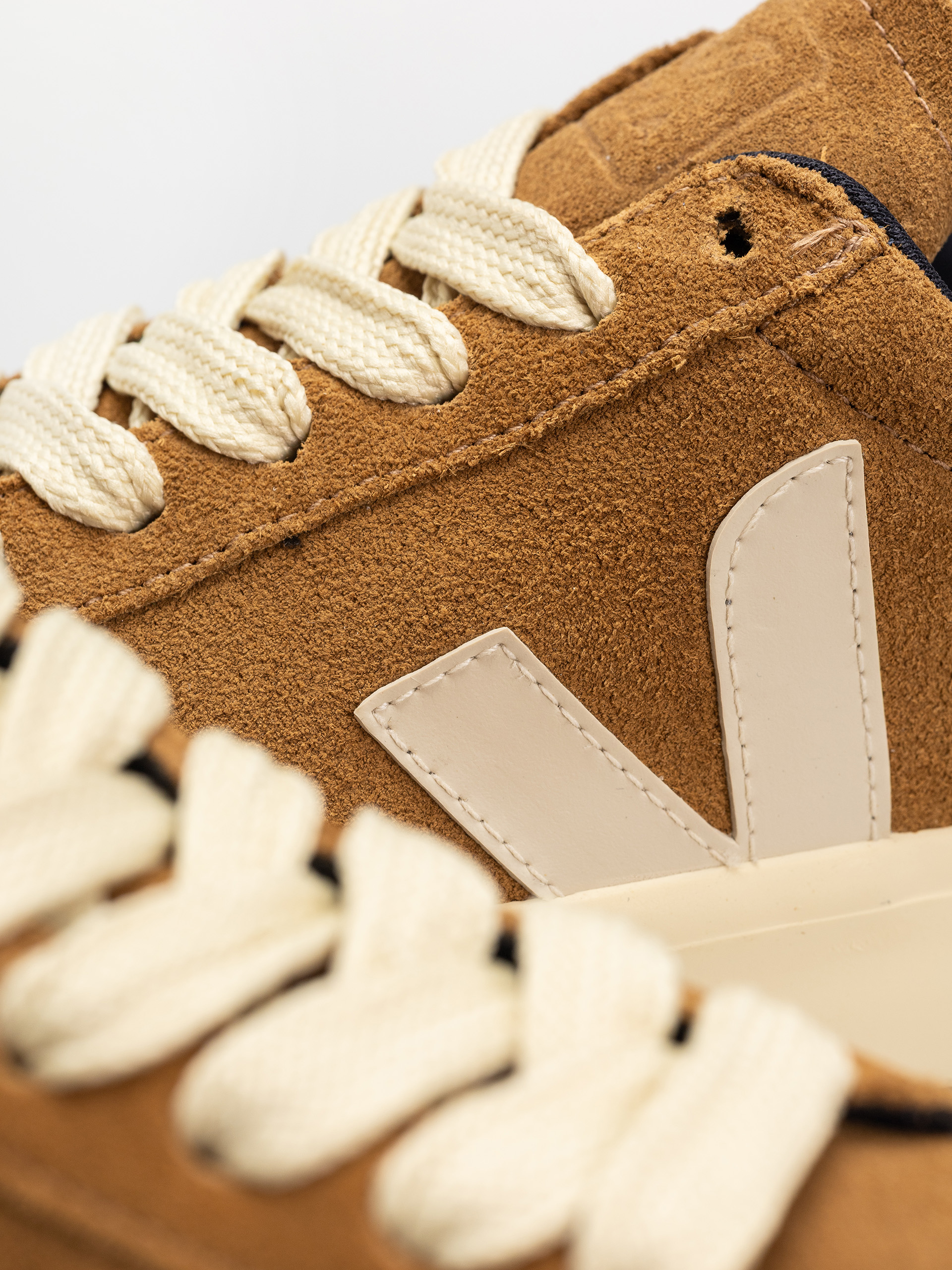 Veja Campo Bold Shoes Wmn (camel pierre)