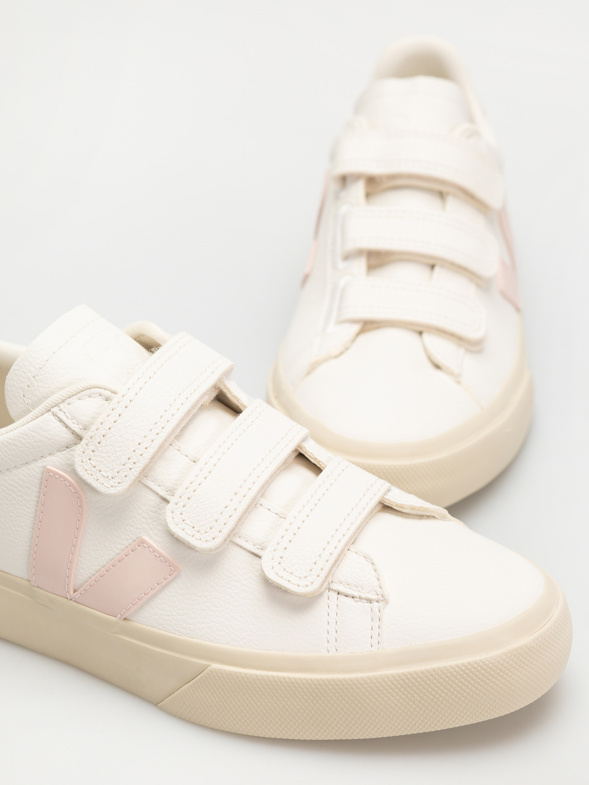 Veja Recife Logo Wmn Shoes (extra white petale)