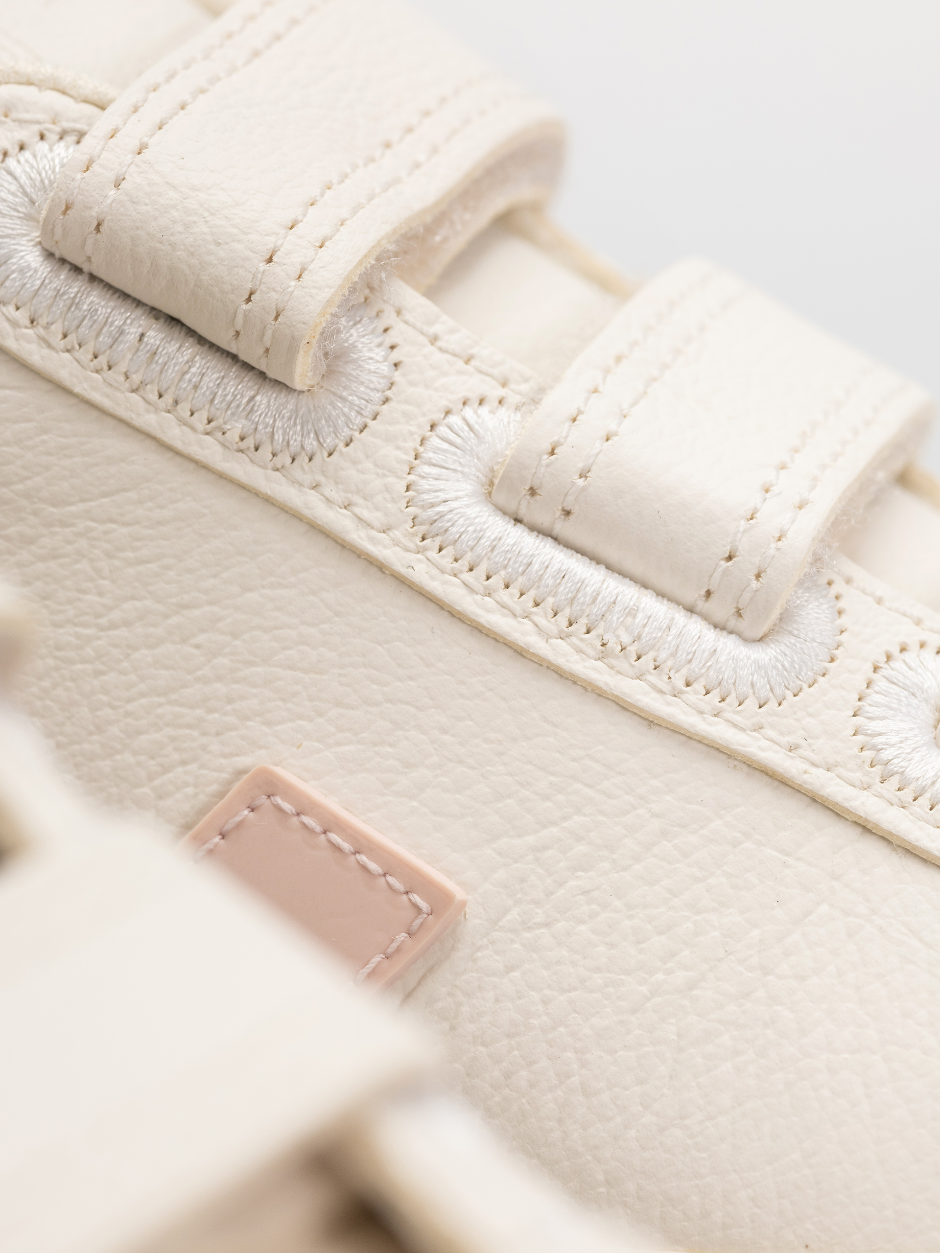 Veja Recife Logo Wmn Shoes (extra white petale)