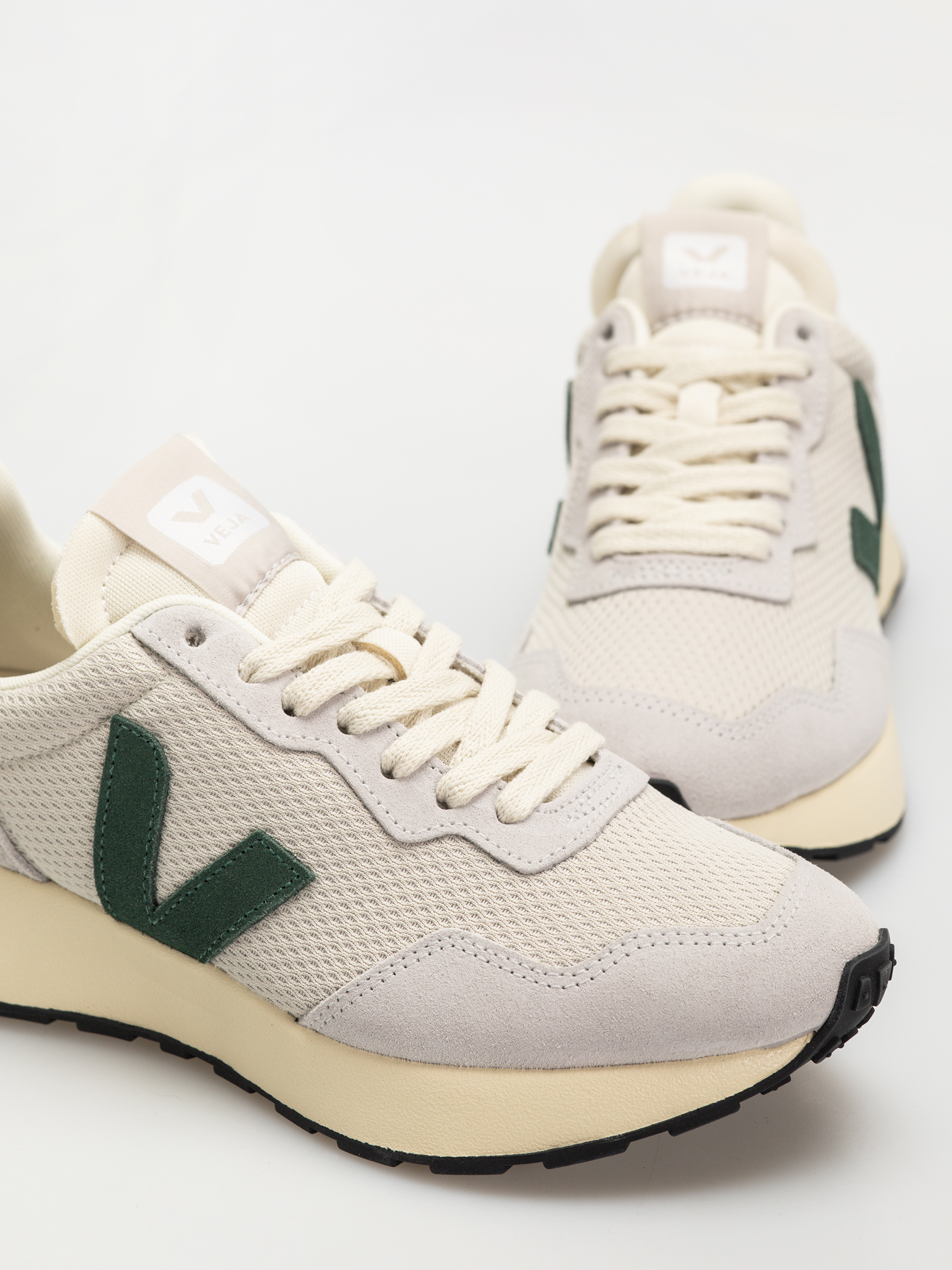 Veja Paulistana Shoes Wmn (natural cyprus)