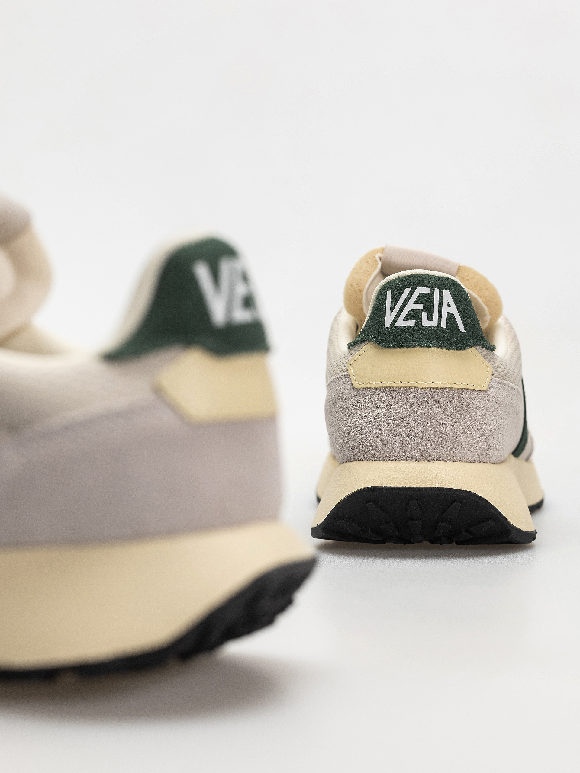 Veja Paulistana Shoes Wmn (natural cyprus)