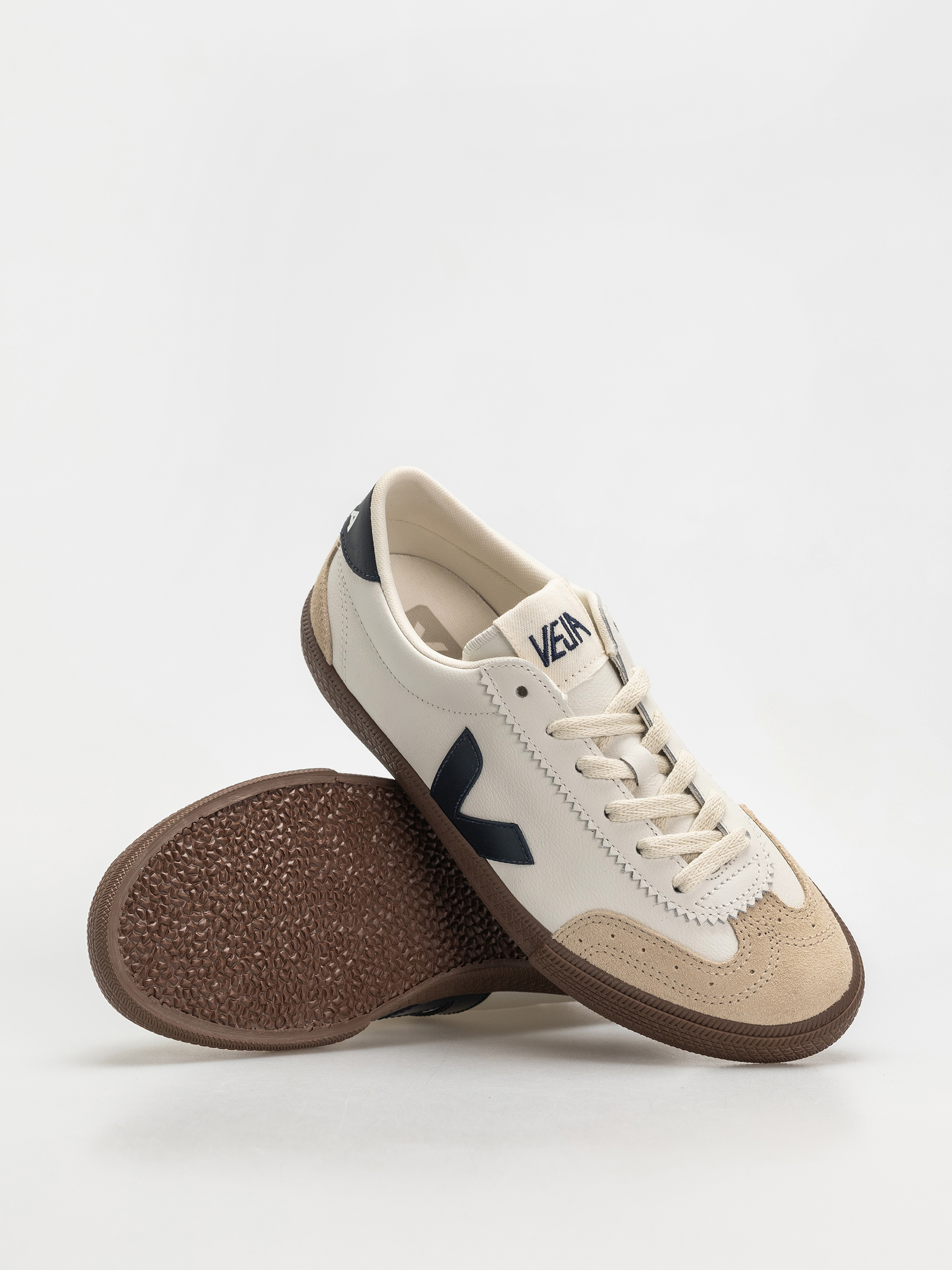 Veja Volley Wmn Shoes (white nautico bark)