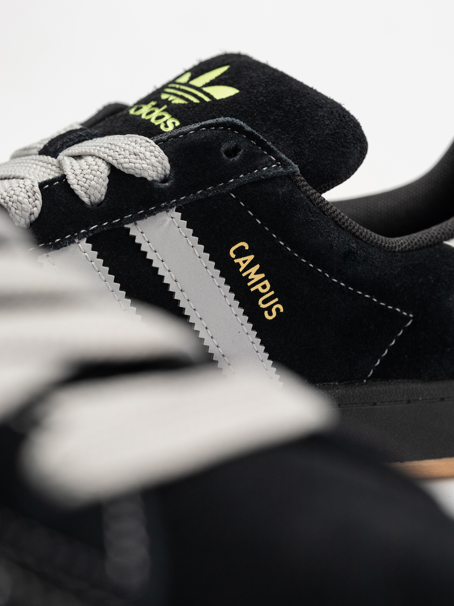 adidas Shoes Campus Adv (cblack/gretwo/goldmt)