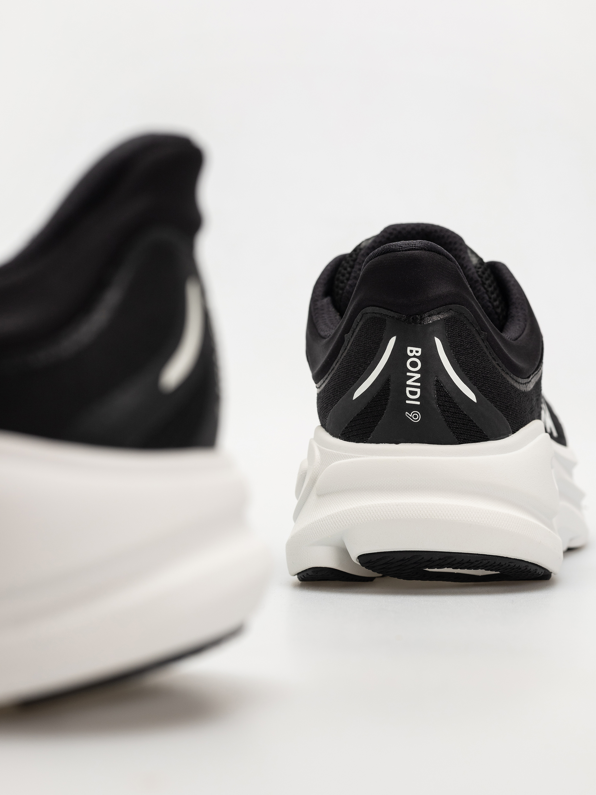 Hoka Bondi 9 Shoes (black/white)